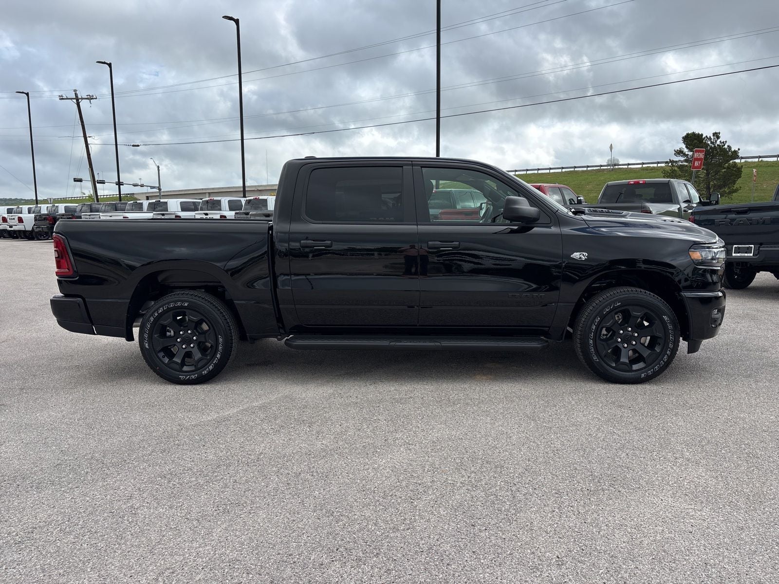 2026 RAM Ram 1500 RAM 1500 EXPRESS CREW CAB 4X4 5'7' BOX