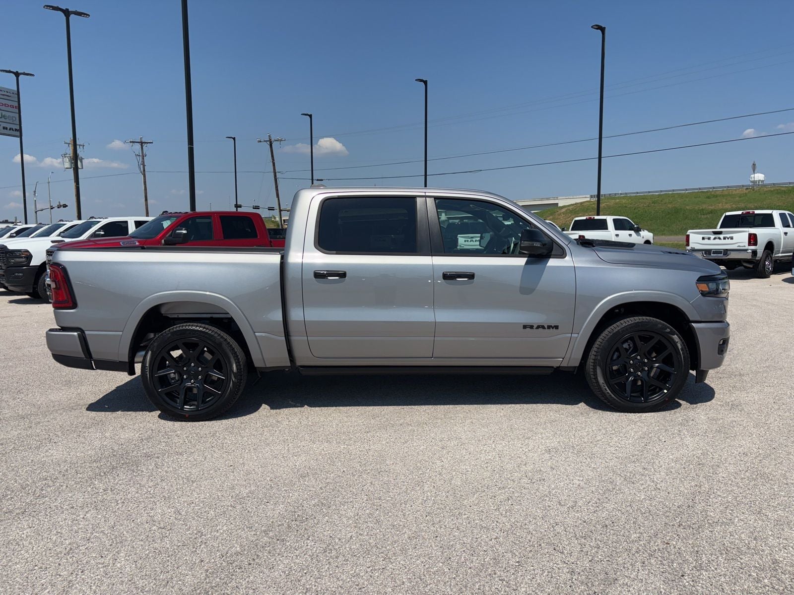 2026 RAM Ram 1500 RAM 1500 LARAMIE CREW CAB 4X4 5'7' BOX