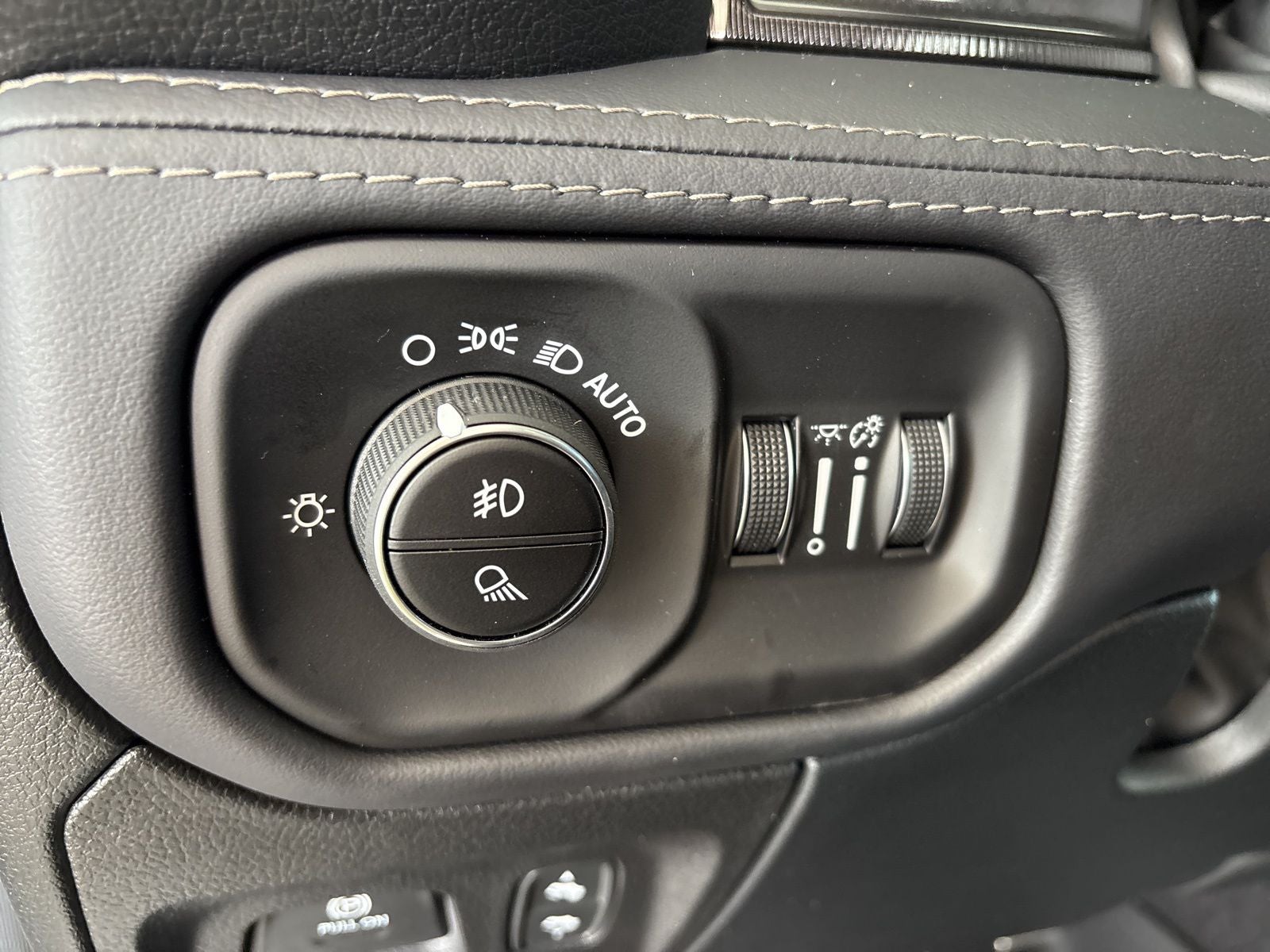 2026 RAM Ram 1500 RAM 1500 RHO CREW CAB 4X4 5'7' BOX