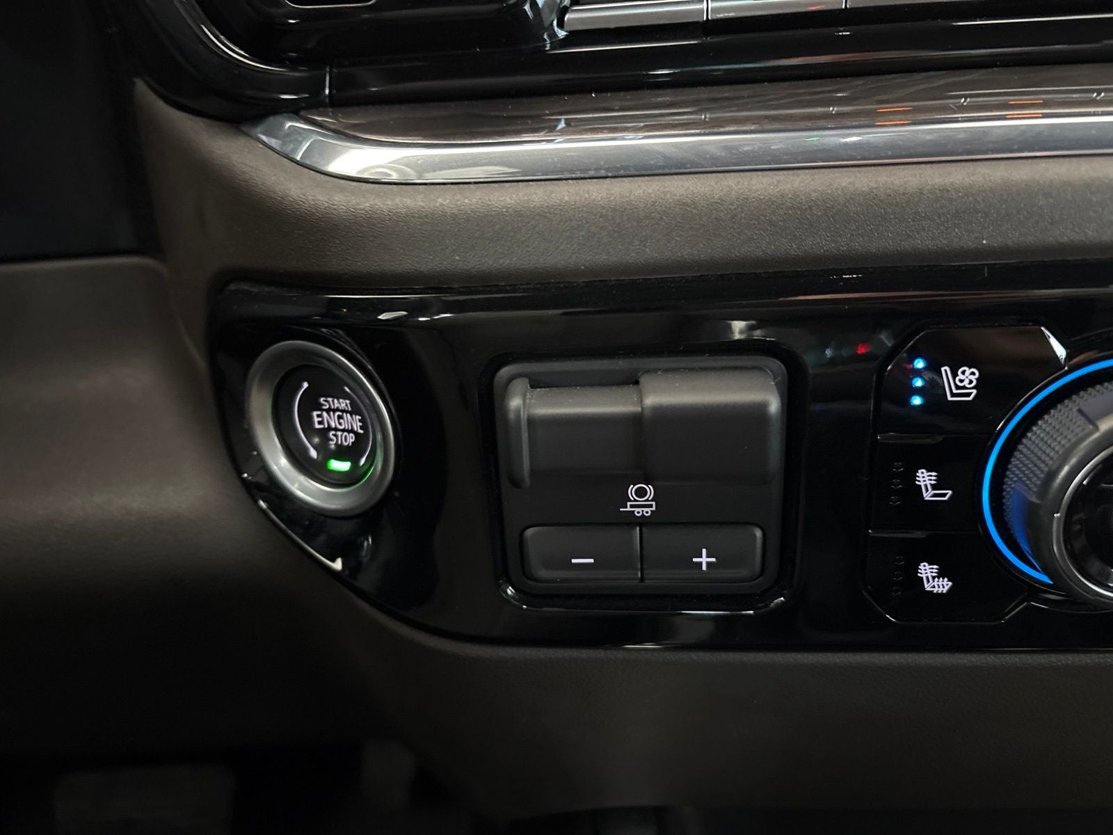 2024 Chevrolet Silverado 1500 2WD Crew Cab Short Bed LTZ