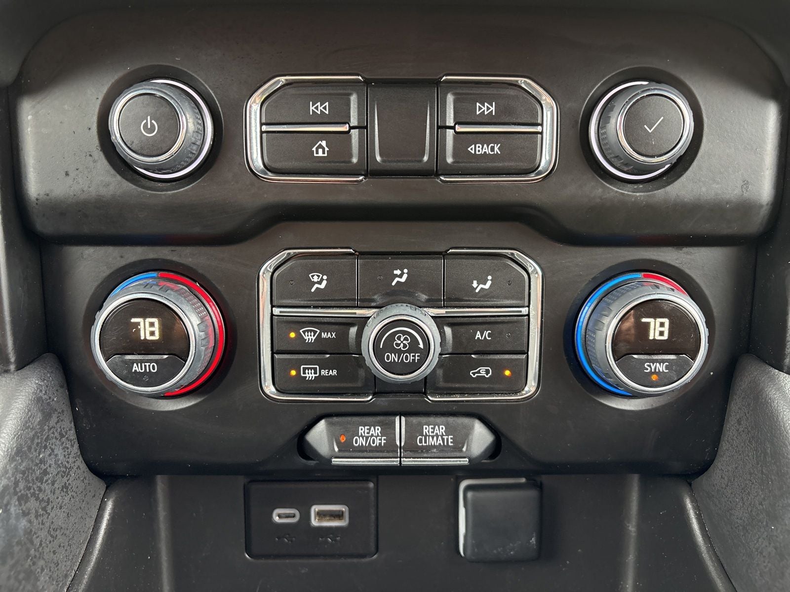 2024 Chevrolet Tahoe 2WD LS
