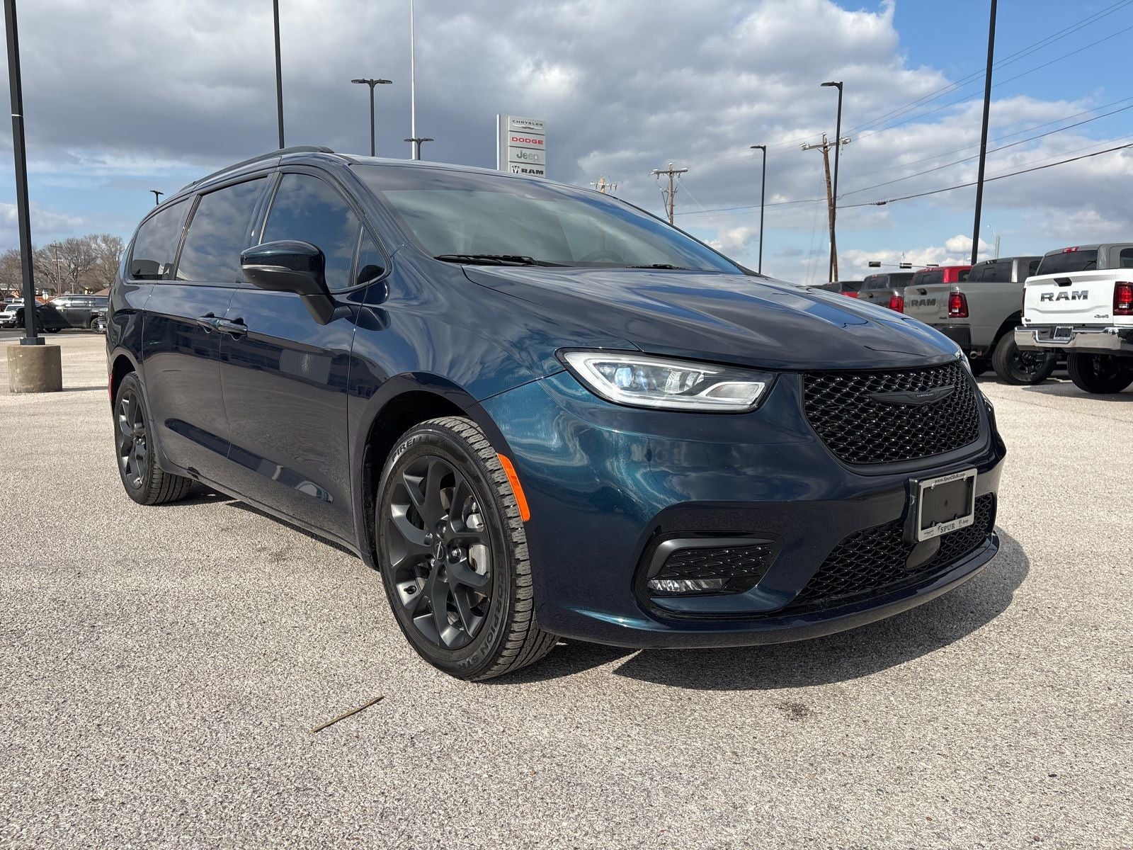 2023 Chrysler Pacifica Touring L AWD