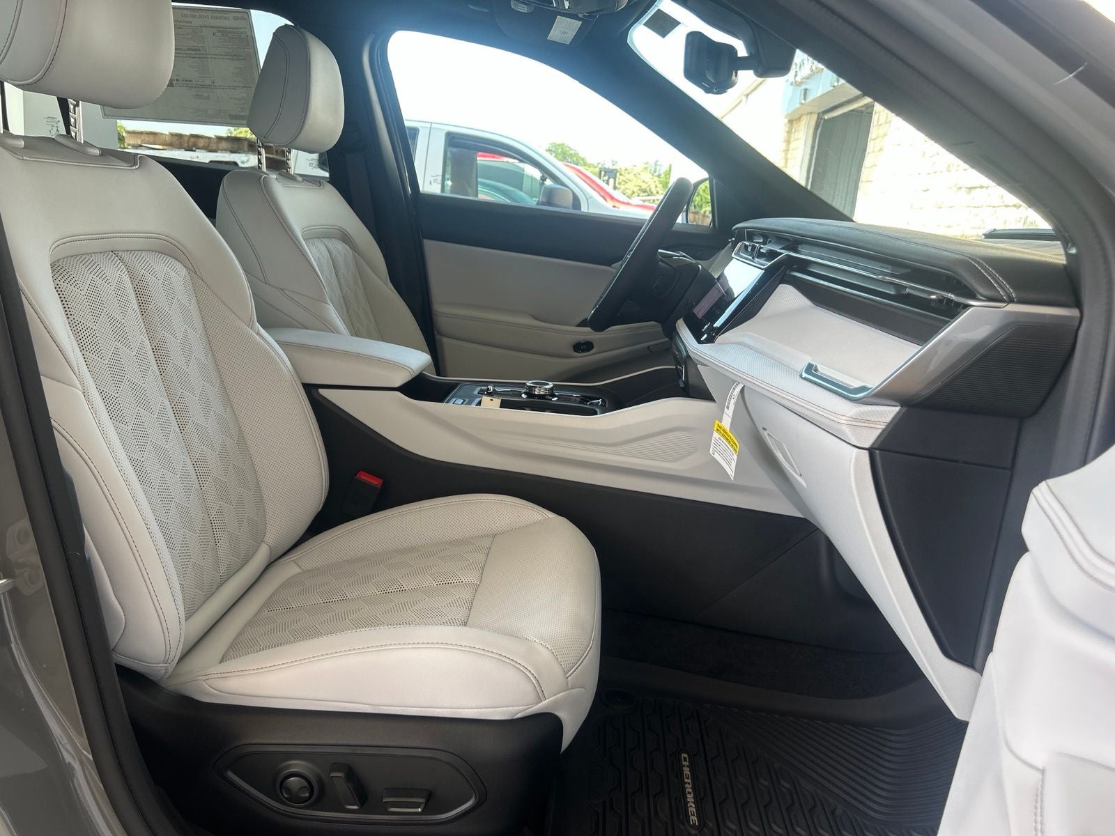 2026 Jeep Cherokee CHEROKEE OVERLAND 4X4