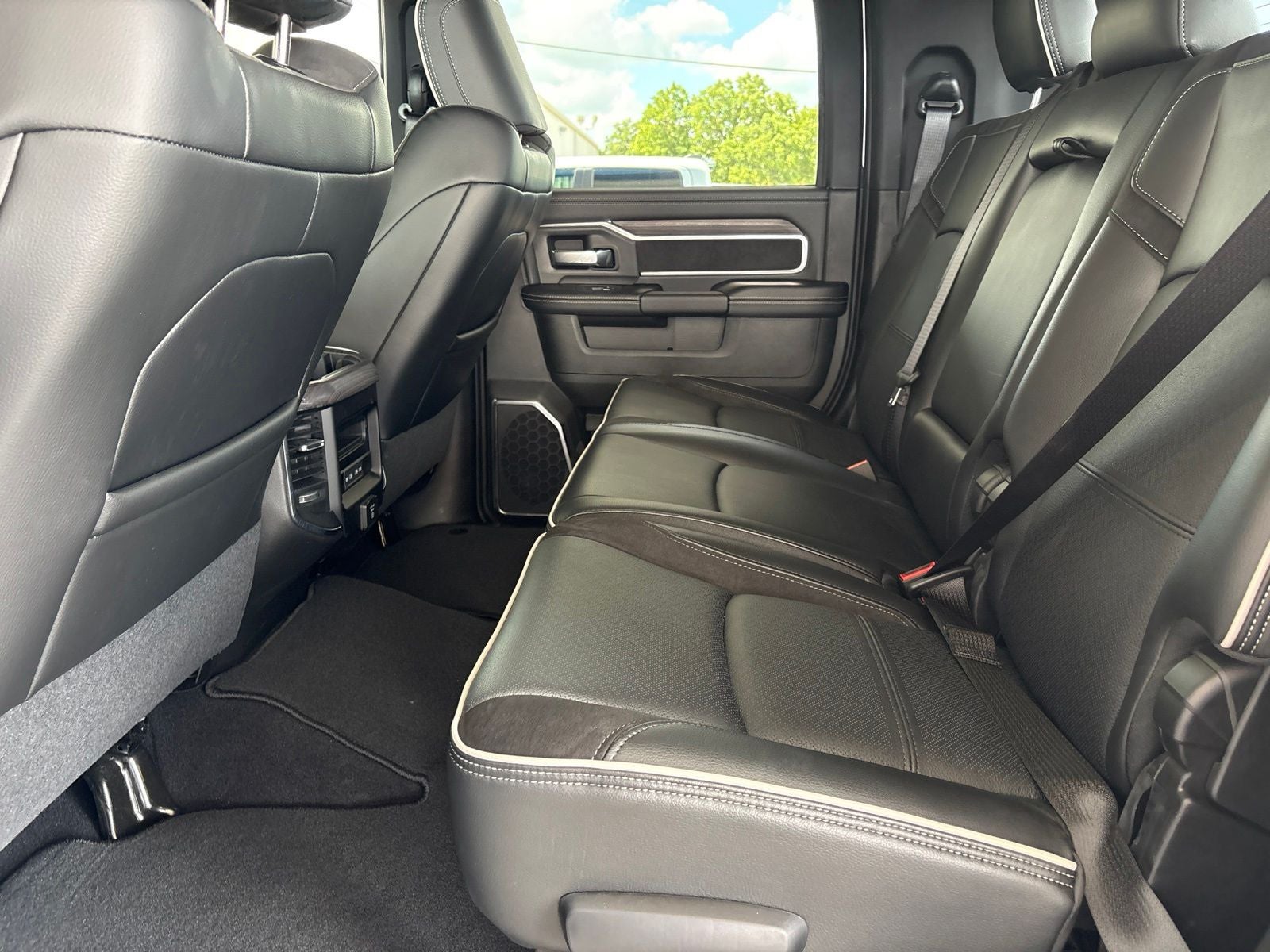 2027 RAM Ram 2500 RAM 2500 LARAMIE MEGA CAB 4X4 6'4' BOX