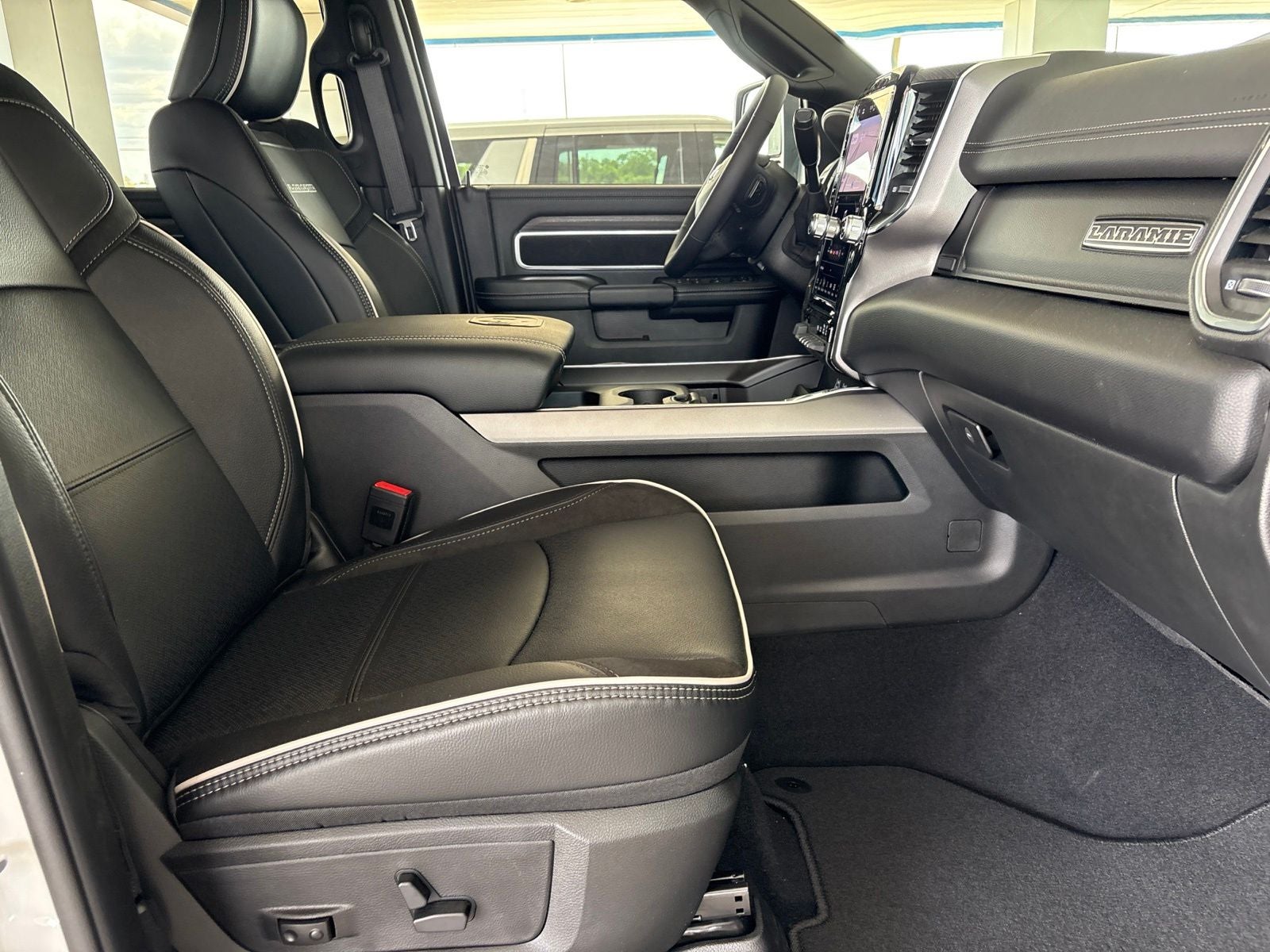 2027 RAM Ram 2500 RAM 2500 LARAMIE MEGA CAB 4X4 6'4' BOX