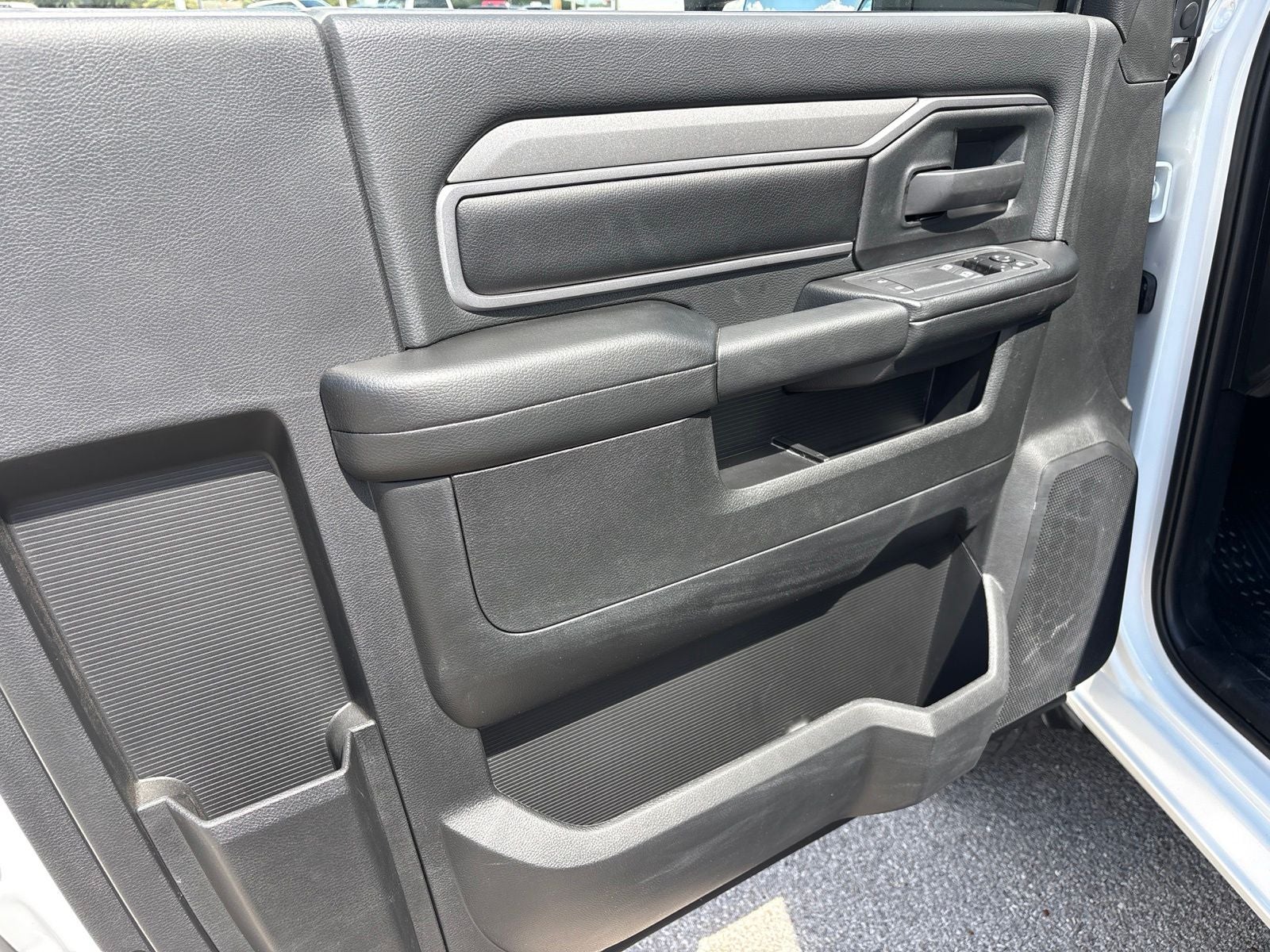 2027 RAM Ram 3500 RAM 3500 TRADESMAN REGULAR CAB 4X4 8' BOX