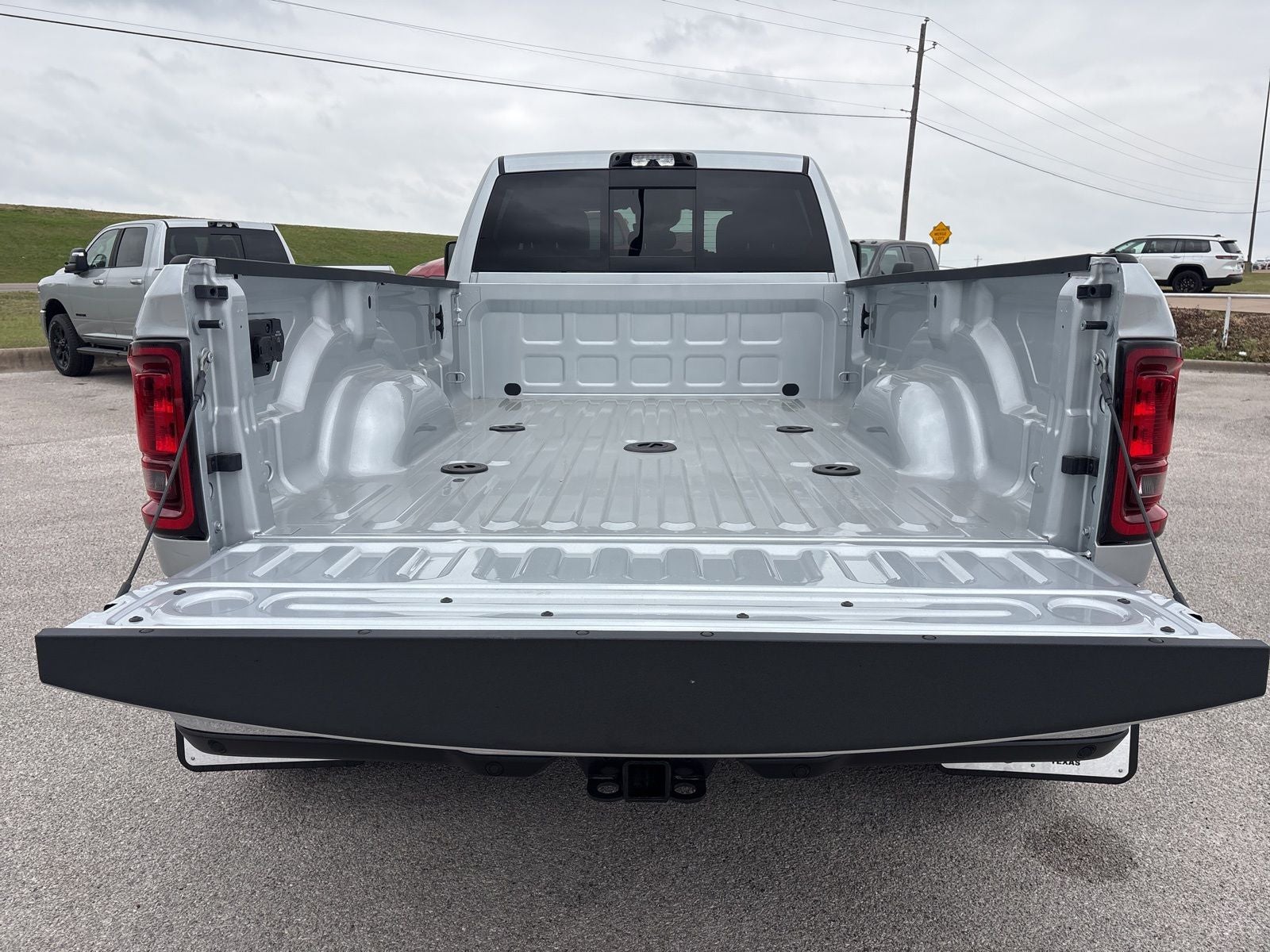 2026 RAM Ram 3500 RAM 3500 TRADESMAN CREW CAB 4X4 8' BOX