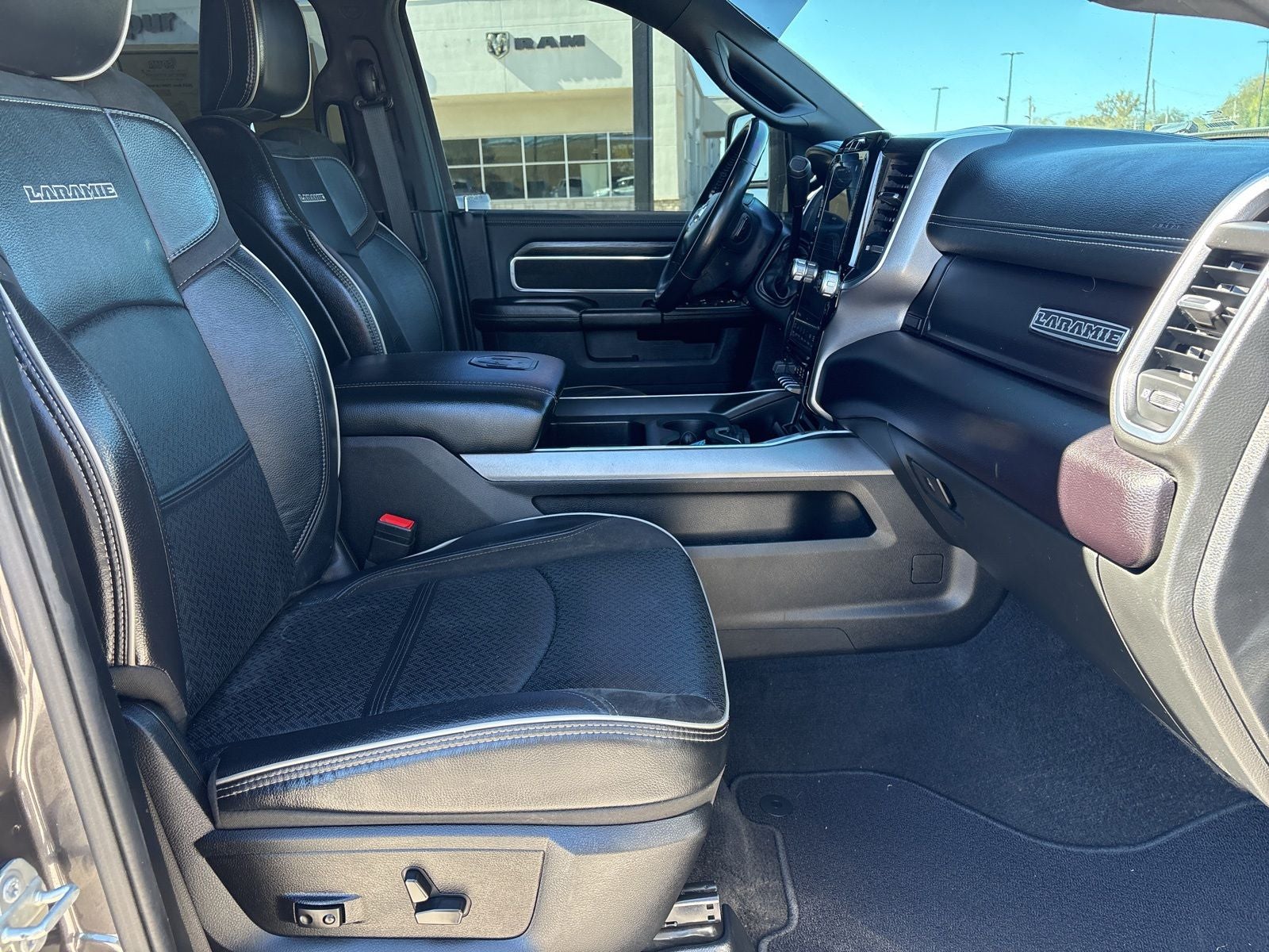 2024 RAM Ram 3500 Laramie Crew Cab 4x4 8' Box