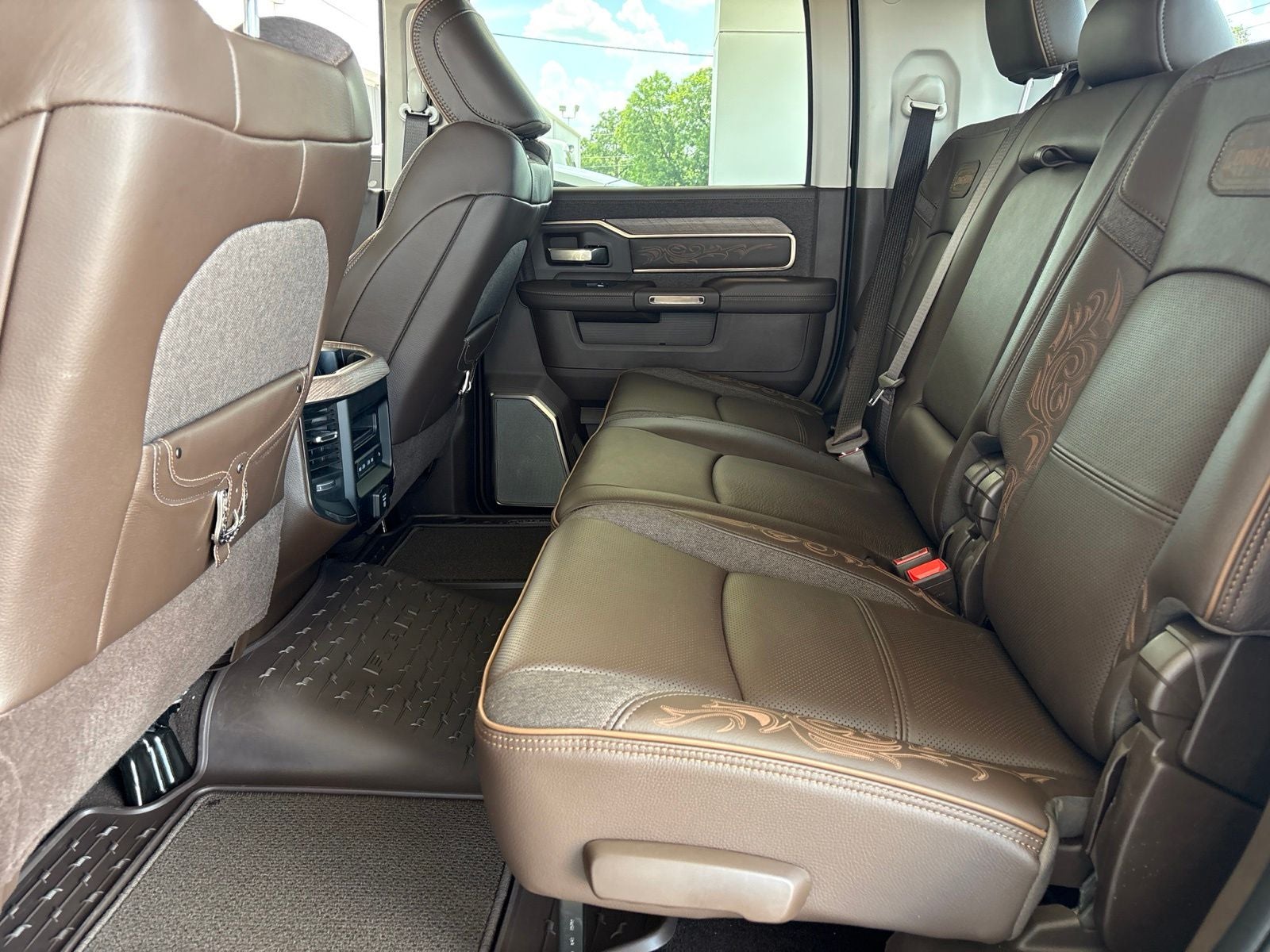 2026 RAM Ram 3500 RAM 3500 LIMITED LONGHORN MEGA CAB 4X4 6'4' BOX