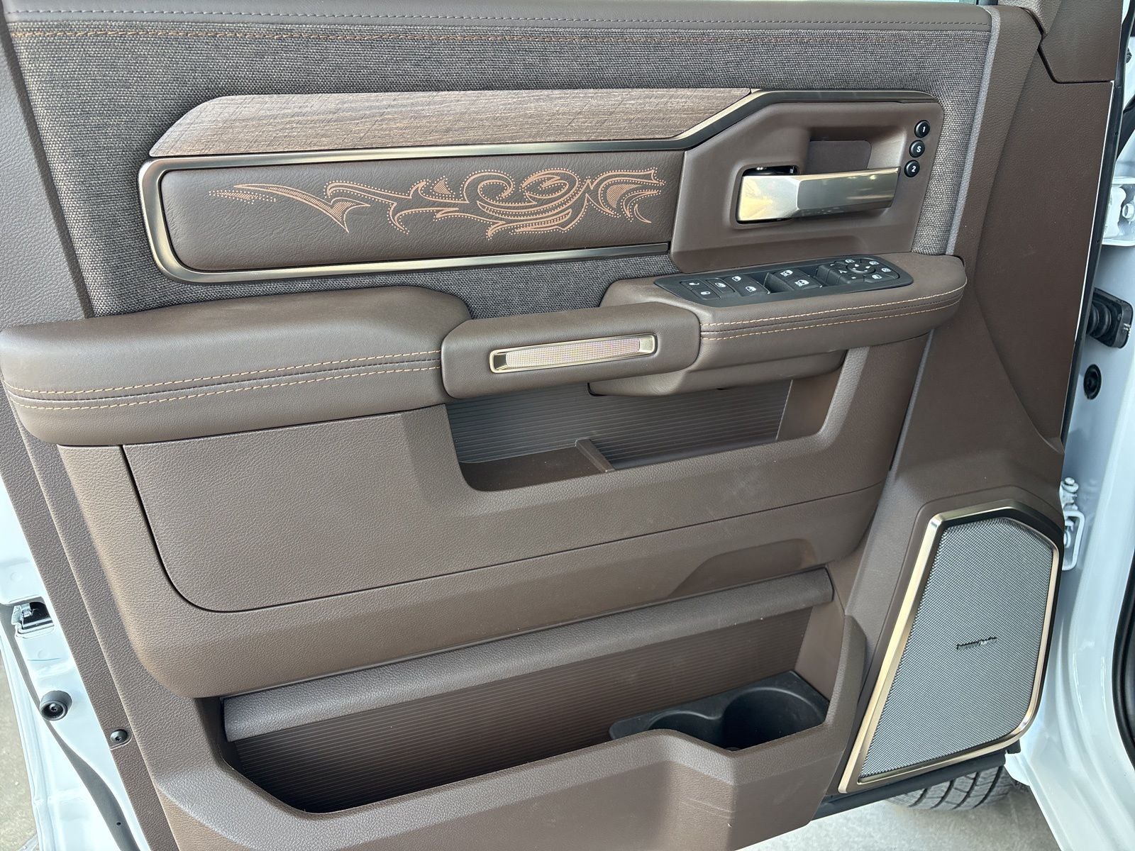 2026 RAM Ram 3500 RAM 3500 LIMITED LONGHORN MEGA CAB 4X4 6'4' BOX