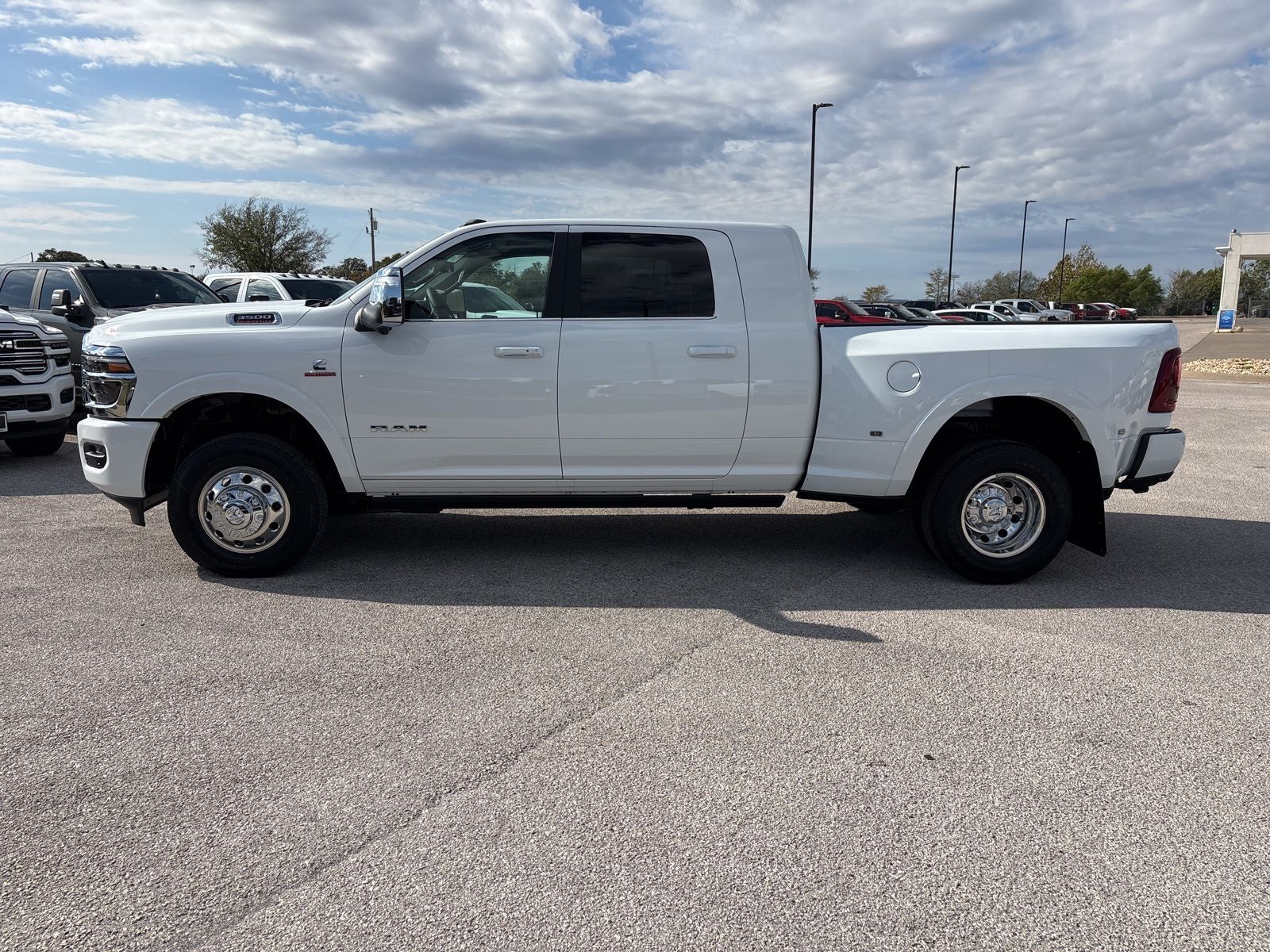 2026 RAM Ram 3500 RAM 3500 LIMITED LONGHORN MEGA CAB 4X4 6'4' BOX