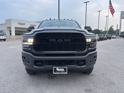 2022 RAM Ram 3500 Limited Crew Cab 4x4 8' Box