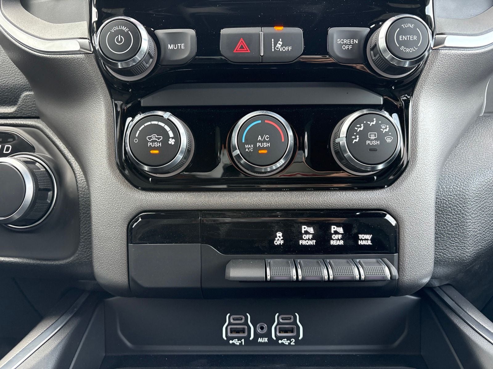 2026 RAM Ram 1500 RAM 1500 LONE STAR CREW CAB 4X2 5'7' BOX