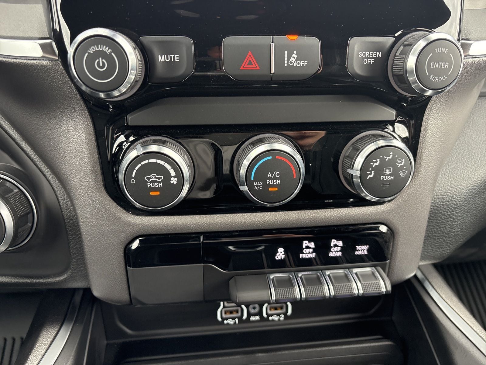 2026 RAM Ram 1500 RAM 1500 LONE STAR CREW CAB 4X2 5'7' BOX