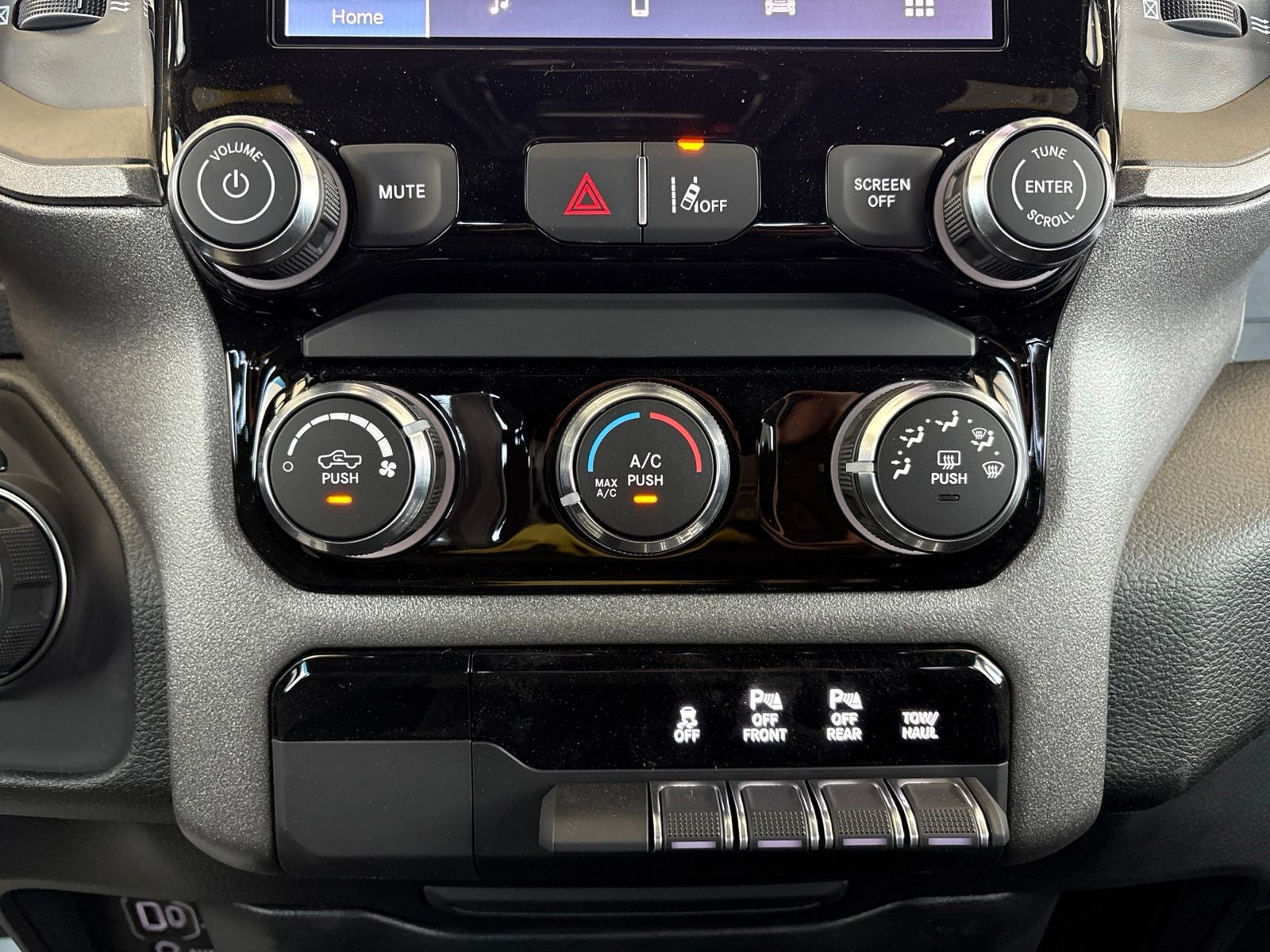 2026 RAM Ram 1500 RAM 1500 EXPRESS CREW CAB 4X2 5'7' BOX