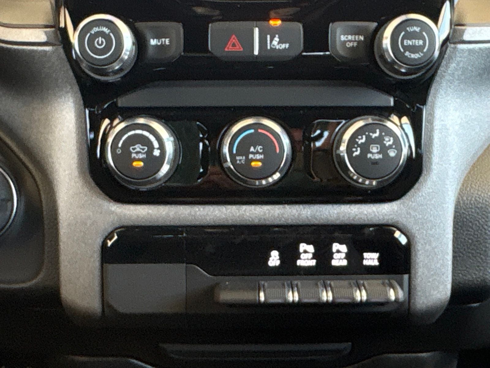 2026 RAM Ram 1500 RAM 1500 EXPRESS CREW CAB 4X2 5'7' BOX