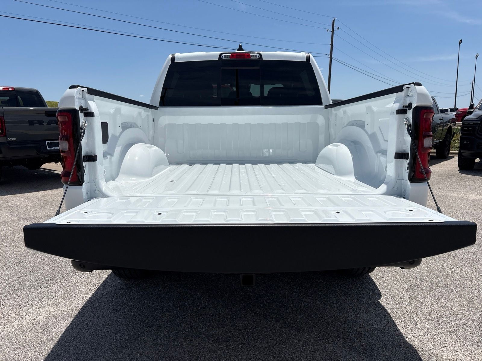 2026 RAM Ram 1500 RAM 1500 EXPRESS CREW CAB 4X4 5'7' BOX