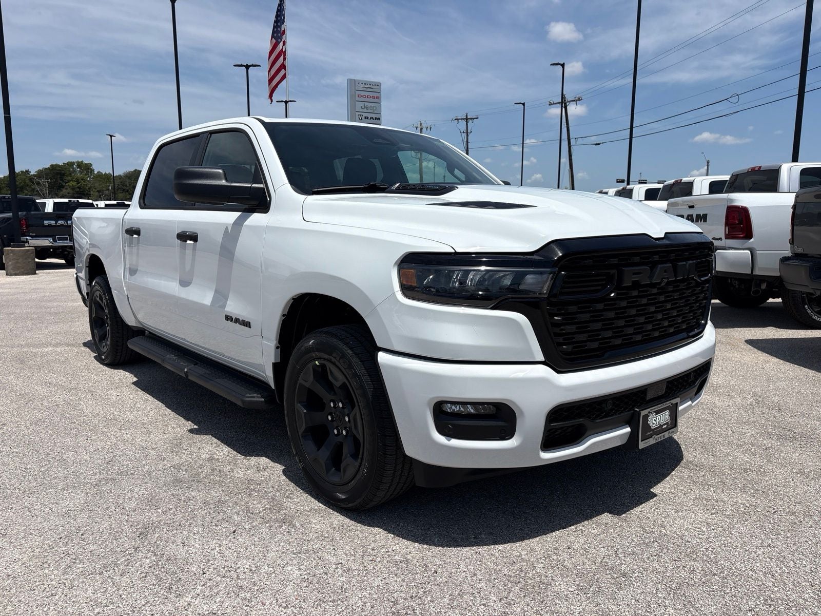2026 RAM Ram 1500 RAM 1500 EXPRESS CREW CAB 4X4 5'7' BOX