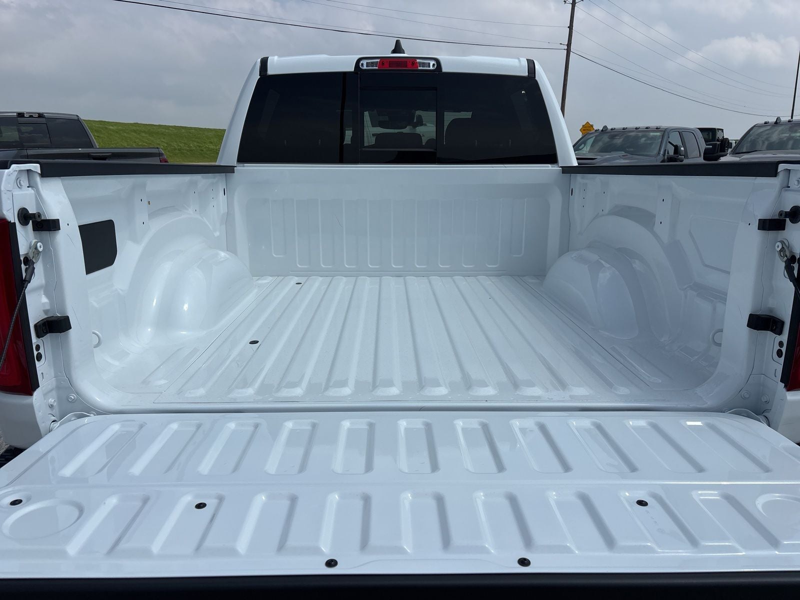 2026 RAM Ram 1500 RAM 1500 LONE STAR CREW CAB 4X4 5'7' BOX