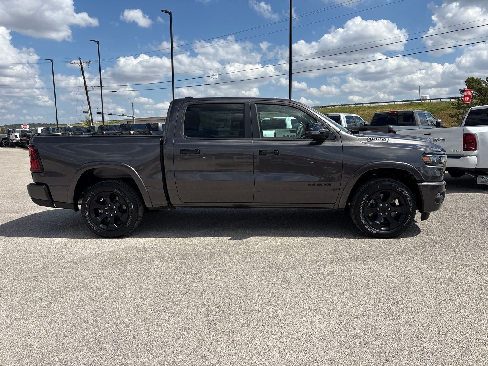 2026 RAM Ram 1500 RAM 1500 LONE STAR CREW CAB 4X4 5'7' BOX