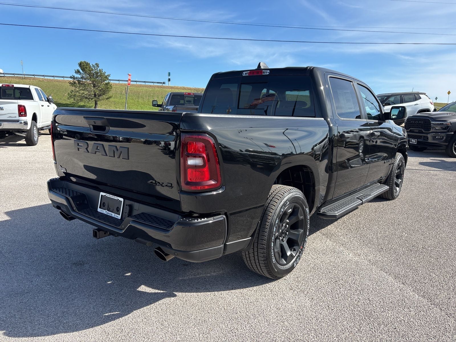 2026 RAM Ram 1500 RAM 1500 EXPRESS CREW CAB 4X4 5'7' BOX