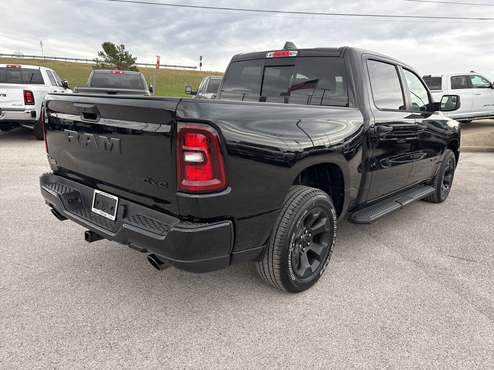2026 RAM Ram 1500 RAM 1500 EXPRESS CREW CAB 4X4 5'7' BOX