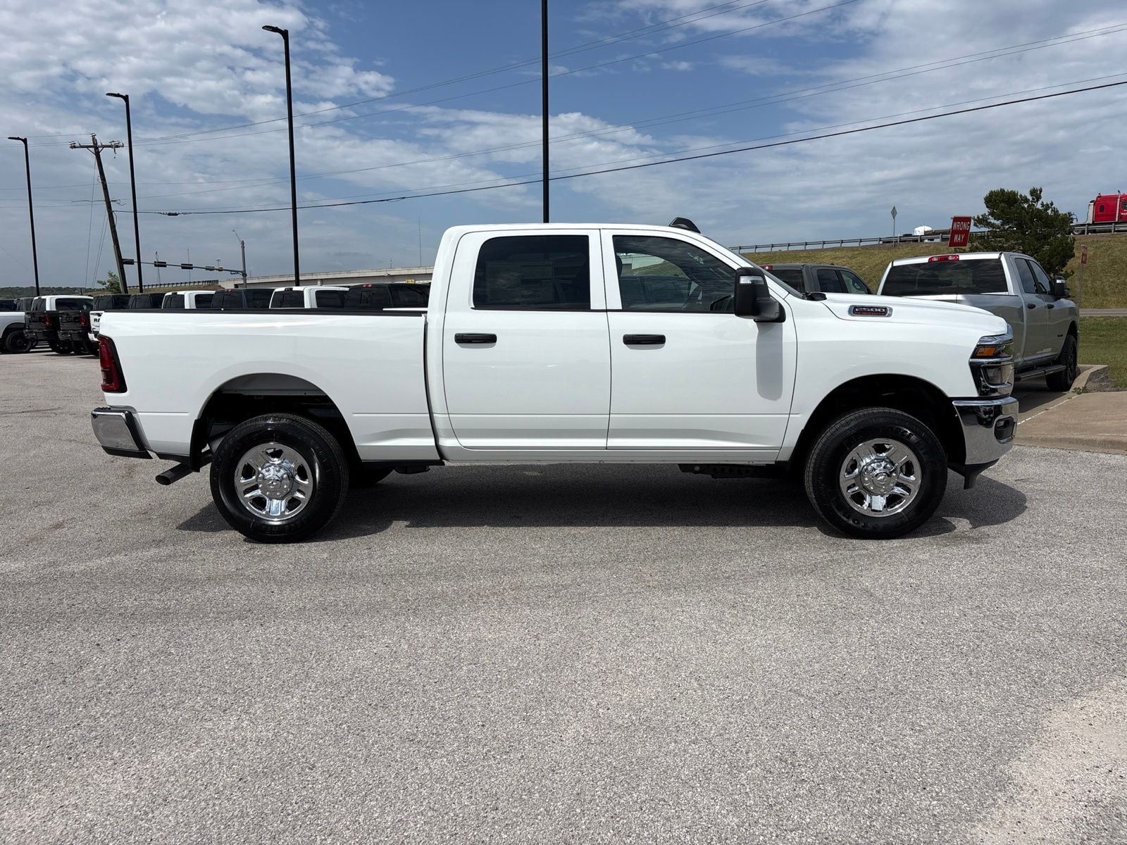 2026 RAM Ram 2500 RAM 2500 TRADESMAN CREW CAB 4X4 6'4' BOX