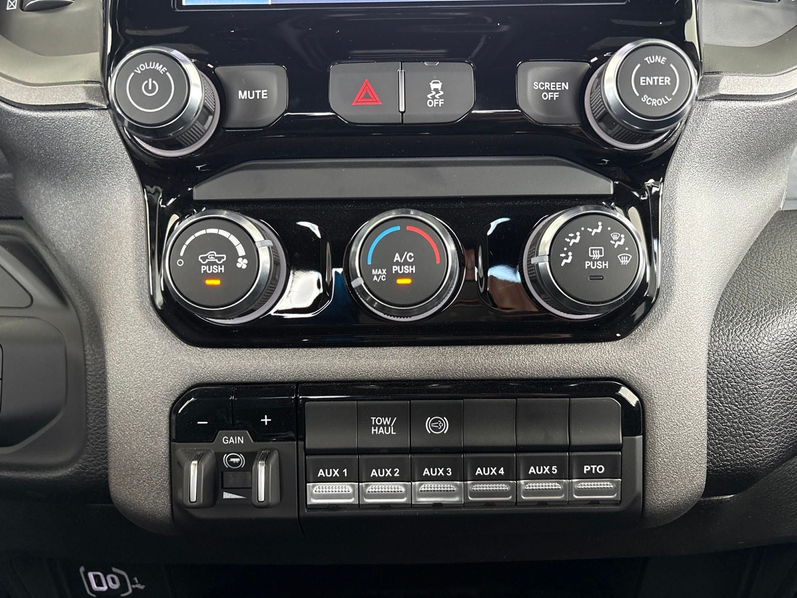 2027 RAM 3500 Chassis Cab Tradesman