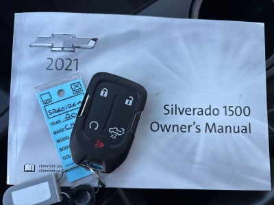 2021 Chevrolet Silverado 1500 4WD Crew Cab Short Bed LT