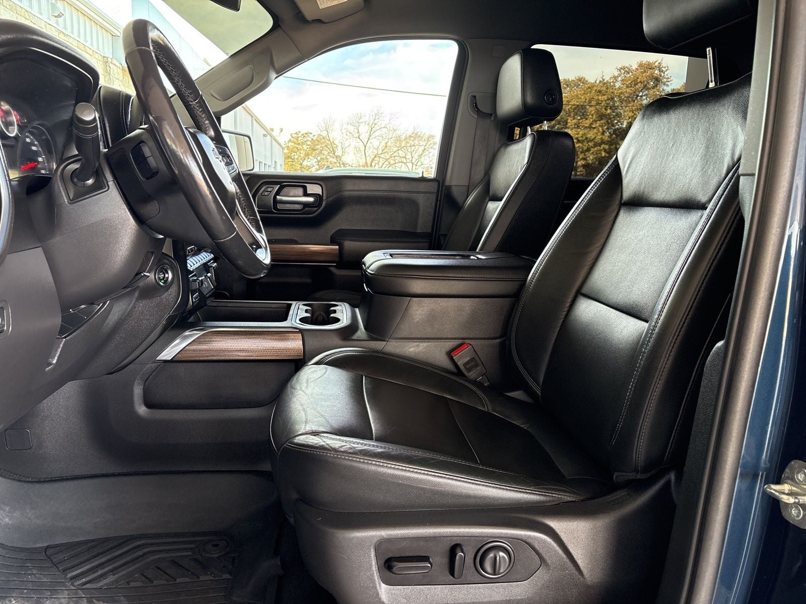 2020 Chevrolet Silverado 1500 4WD Crew Cab Short Bed RST