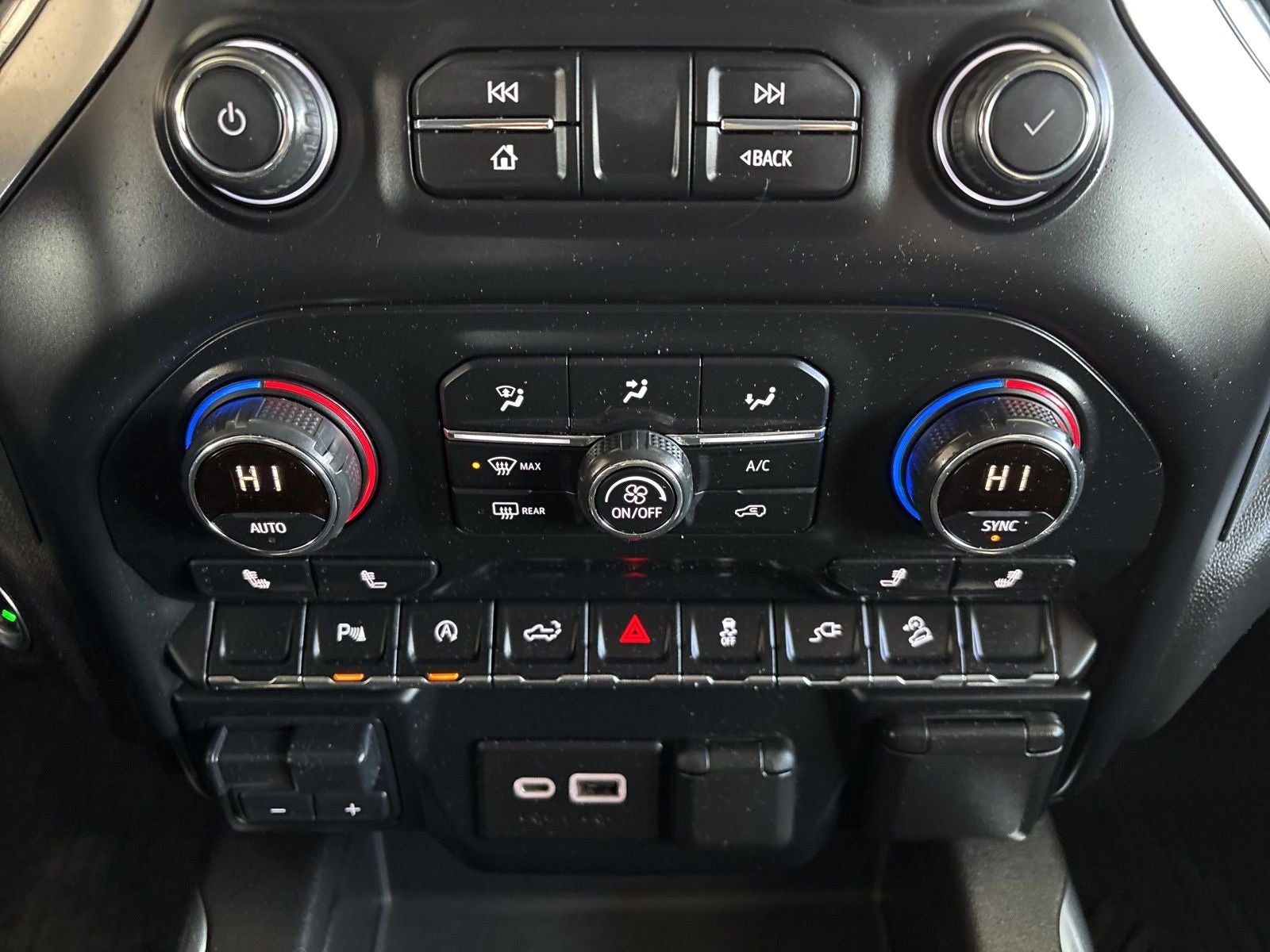 2020 Chevrolet Silverado 1500 4WD Crew Cab Short Bed RST