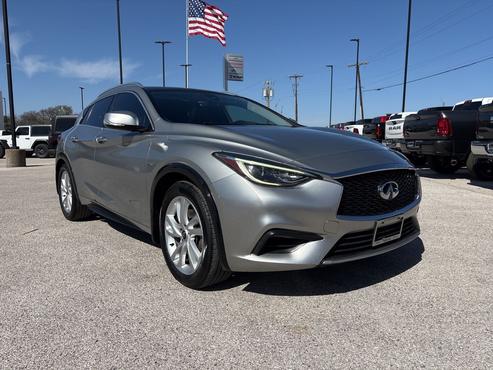 2019 INFINITI QX30 LUXE