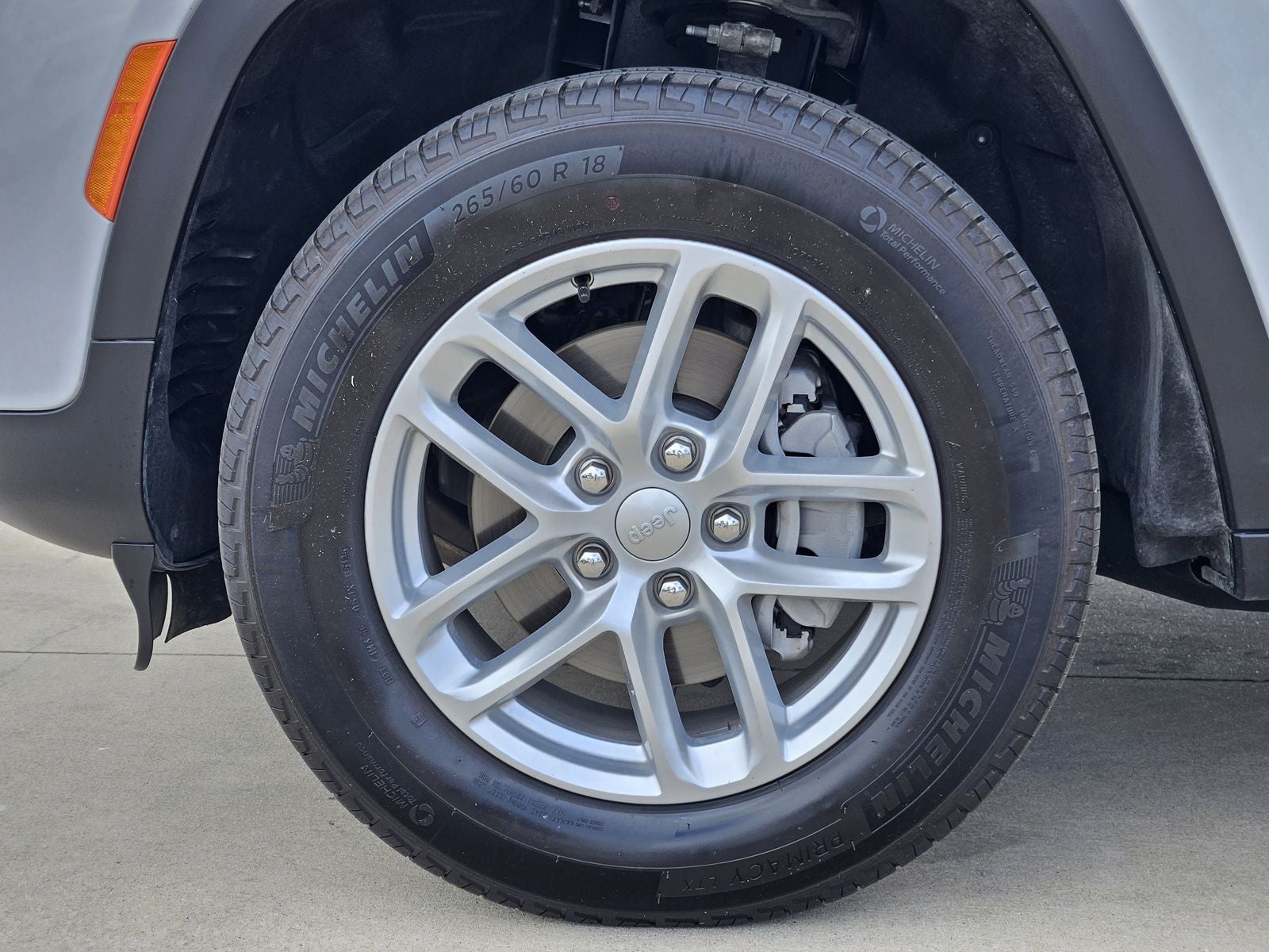2026 Jeep Grand Cherokee GRAND CHEROKEE LAREDO 4X2