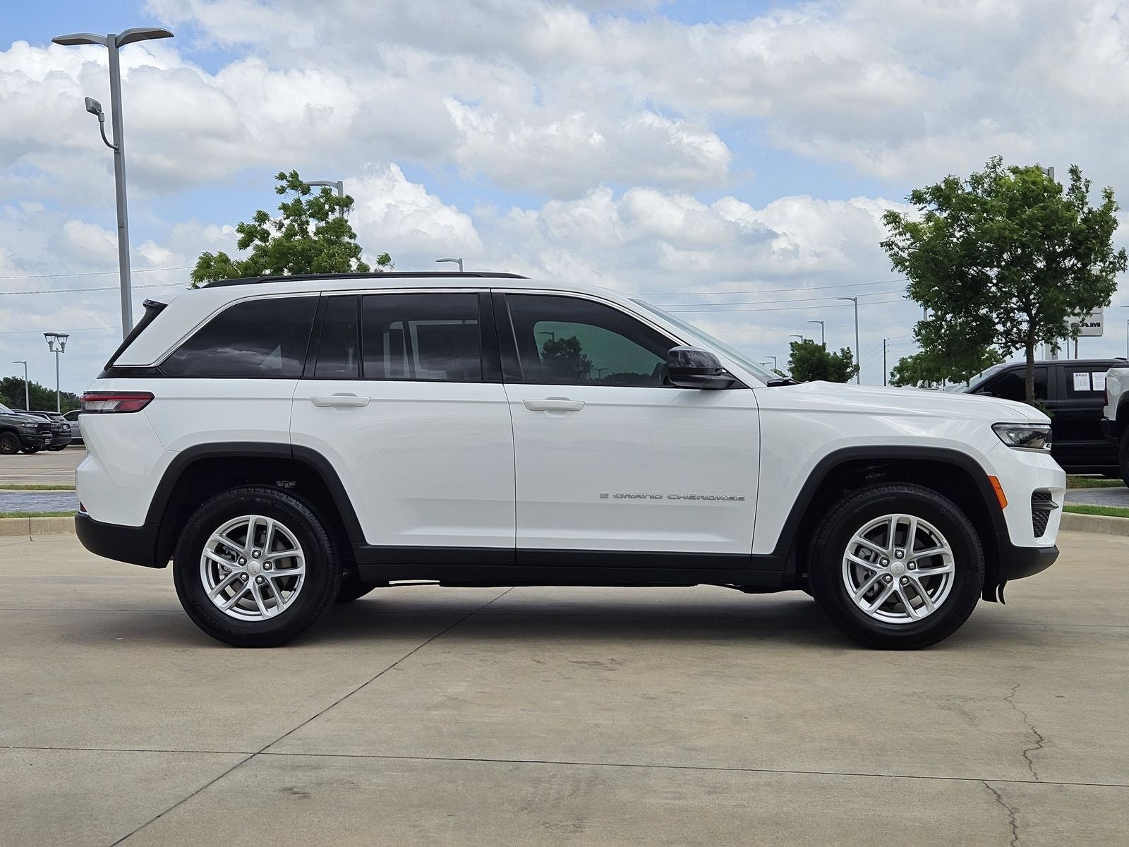 2026 Jeep Grand Cherokee GRAND CHEROKEE LAREDO 4X2
