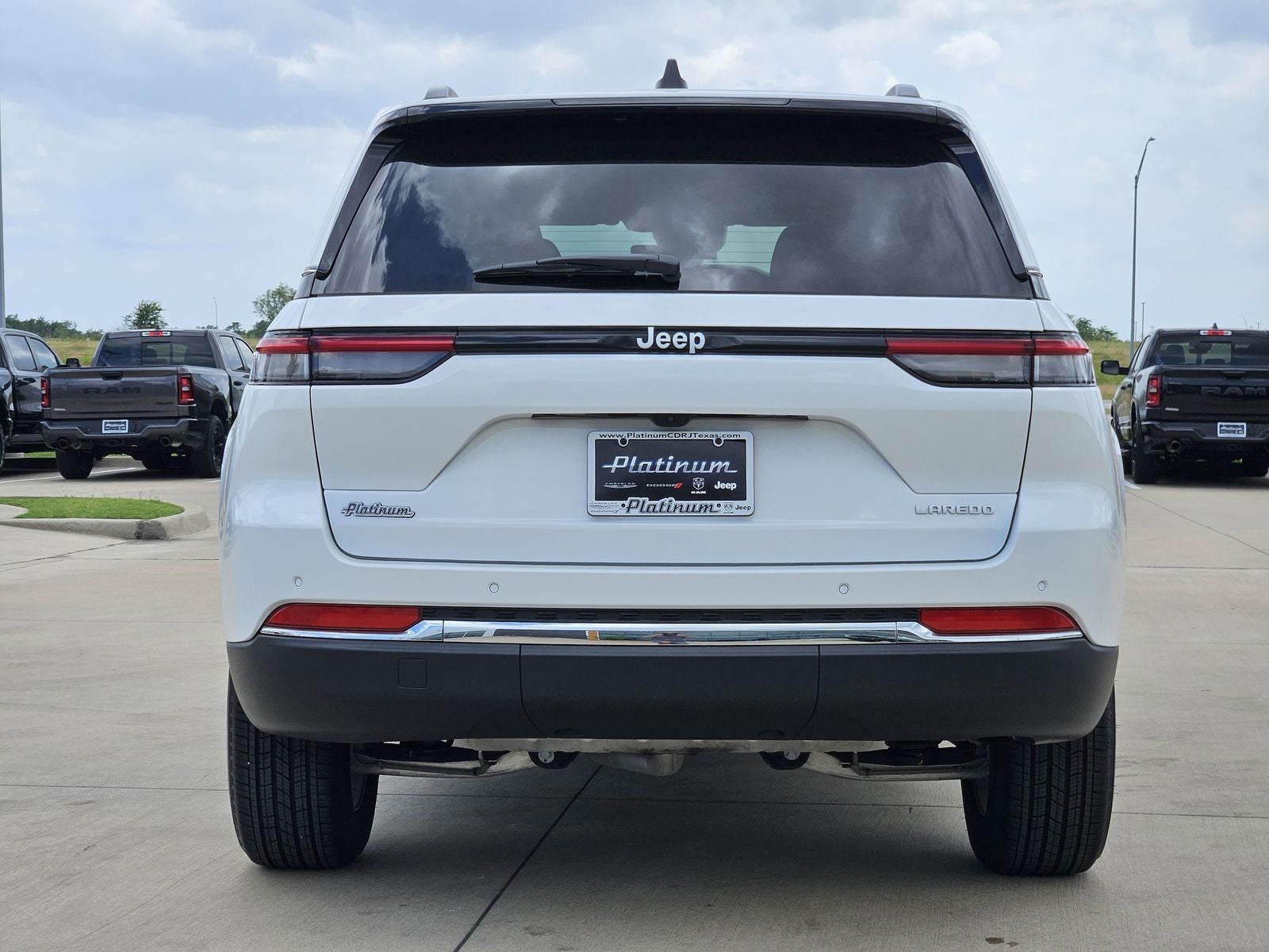 2026 Jeep Grand Cherokee GRAND CHEROKEE LAREDO 4X2