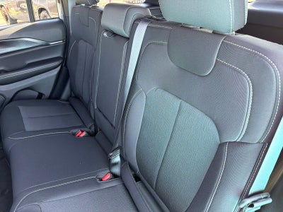 2027 Jeep Grand Cherokee GRAND CHEROKEE LAREDO 4X2