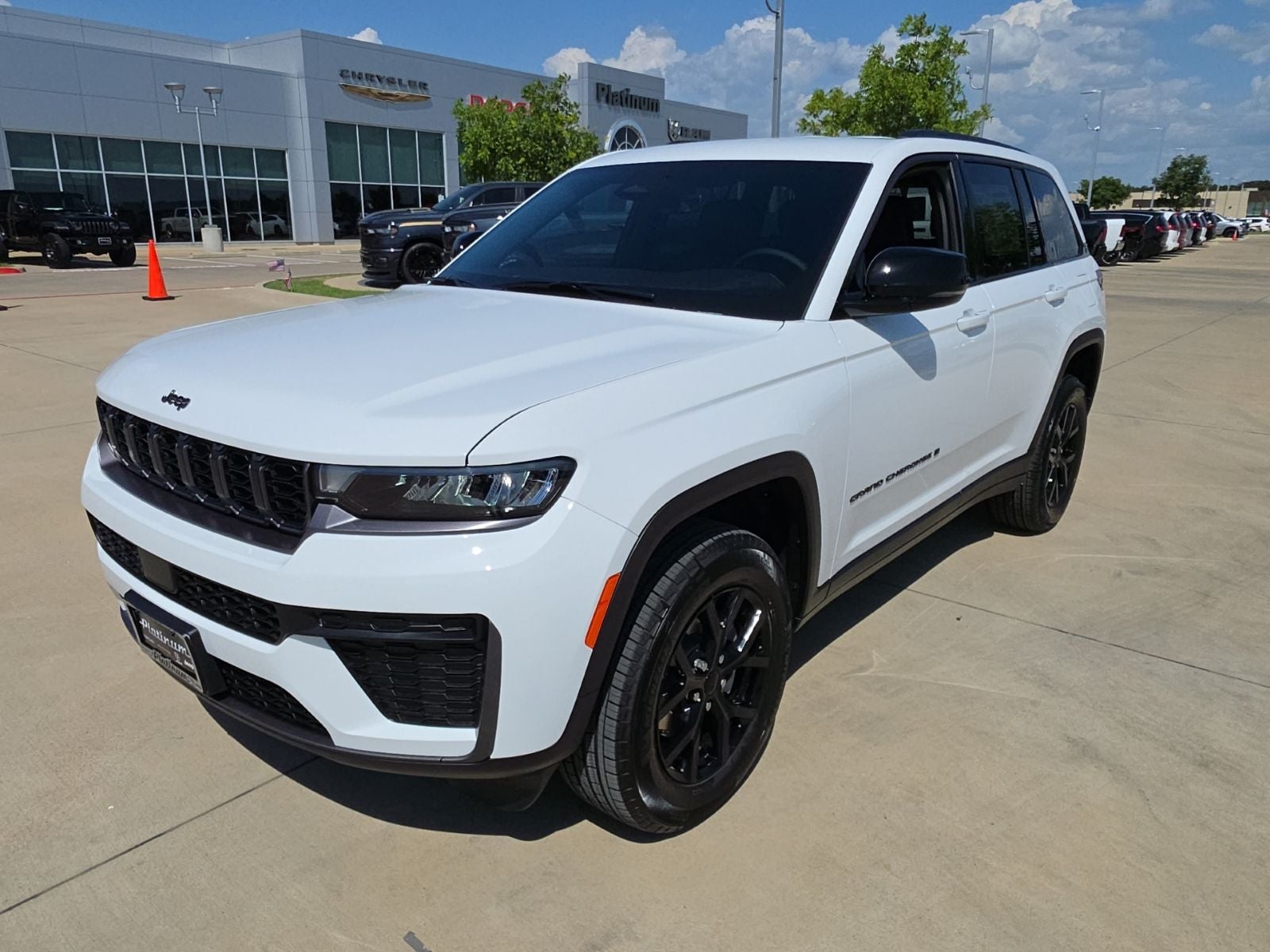 2026 Jeep Grand Cherokee GRAND CHEROKEE LAREDO ALTITUDE 4X2