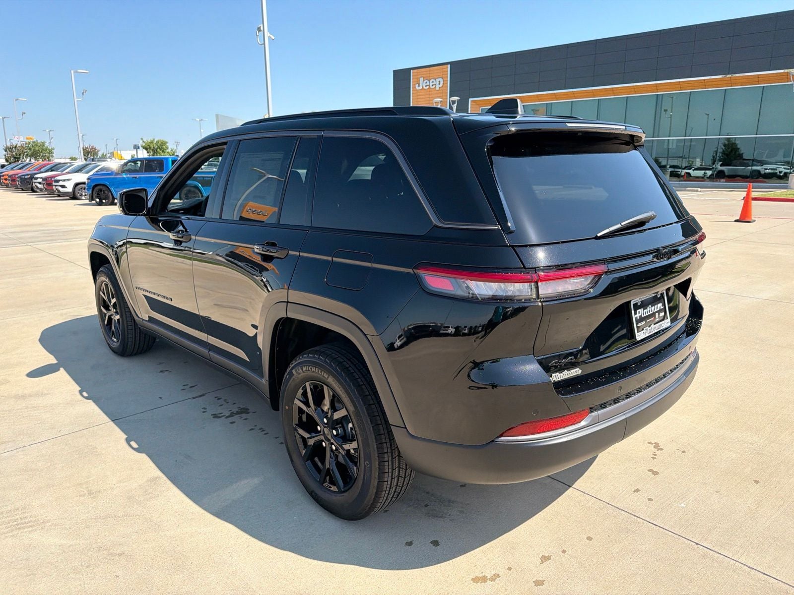 2026 Jeep Grand Cherokee GRAND CHEROKEE LAREDO ALTITUDE 4X4