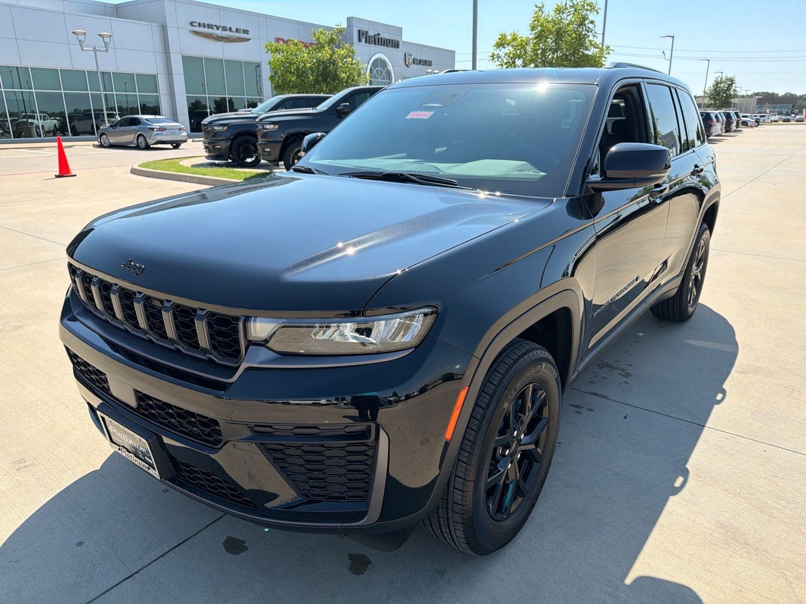 2026 Jeep Grand Cherokee GRAND CHEROKEE LAREDO ALTITUDE 4X4