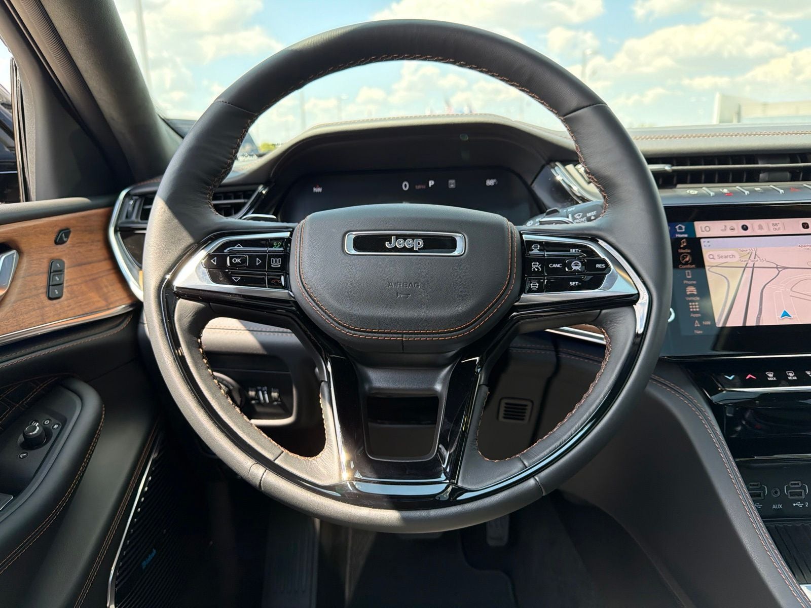 2027 Jeep Grand Cherokee GRAND CHEROKEE SUMMIT 4X4
