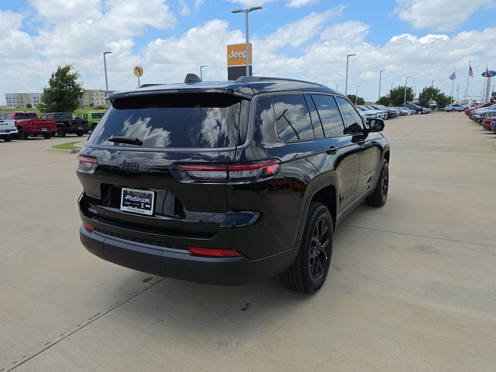 2026 Jeep Grand Cherokee L GRAND CHEROKEE L LAREDO ALTITUDE 4X2