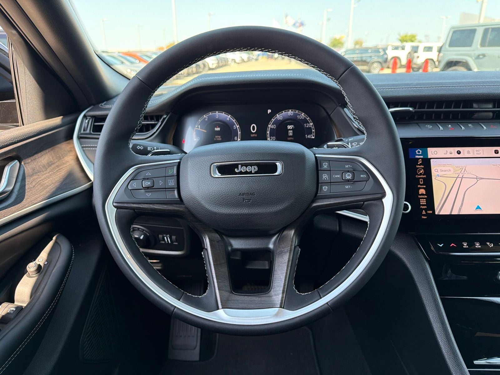 2027 Jeep Grand Cherokee L GRAND CHEROKEE L LAREDO ALTITUDE 4X2