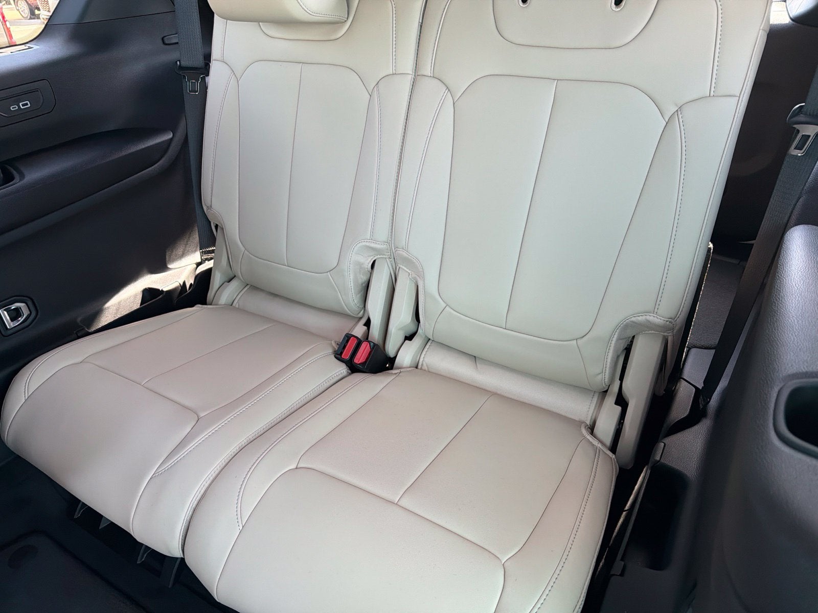 2027 Jeep Grand Cherokee L GRAND CHEROKEE L LIMITED 4X2