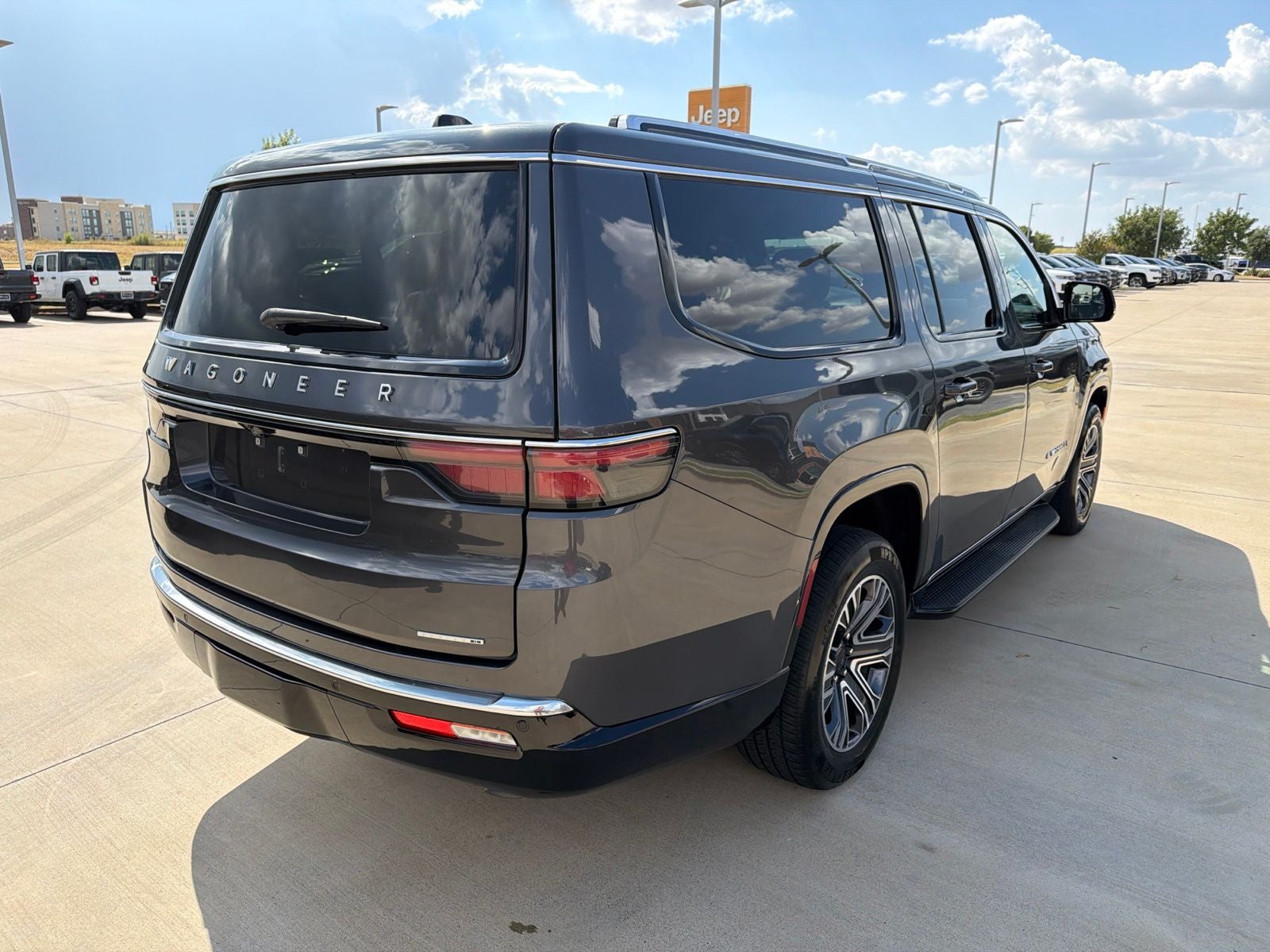 2024 Jeep Wagoneer L Series II 4x2