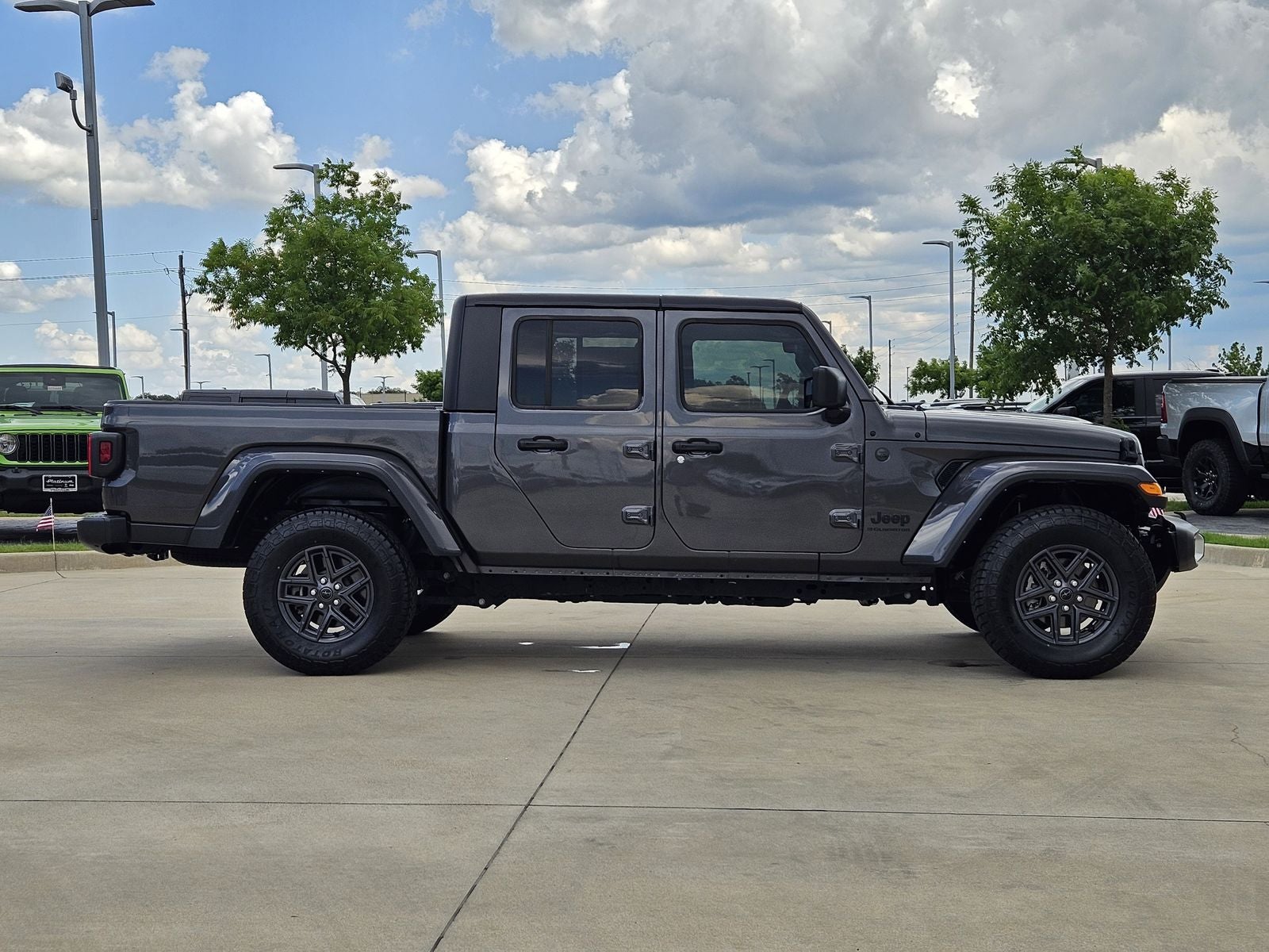 2024 Jeep Gladiator Sport S