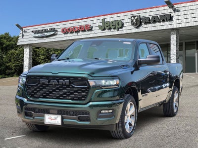 2026 RAM Ram 1500 RAM 1500 EXPRESS CREW CAB 4X2 5'7' BOX
