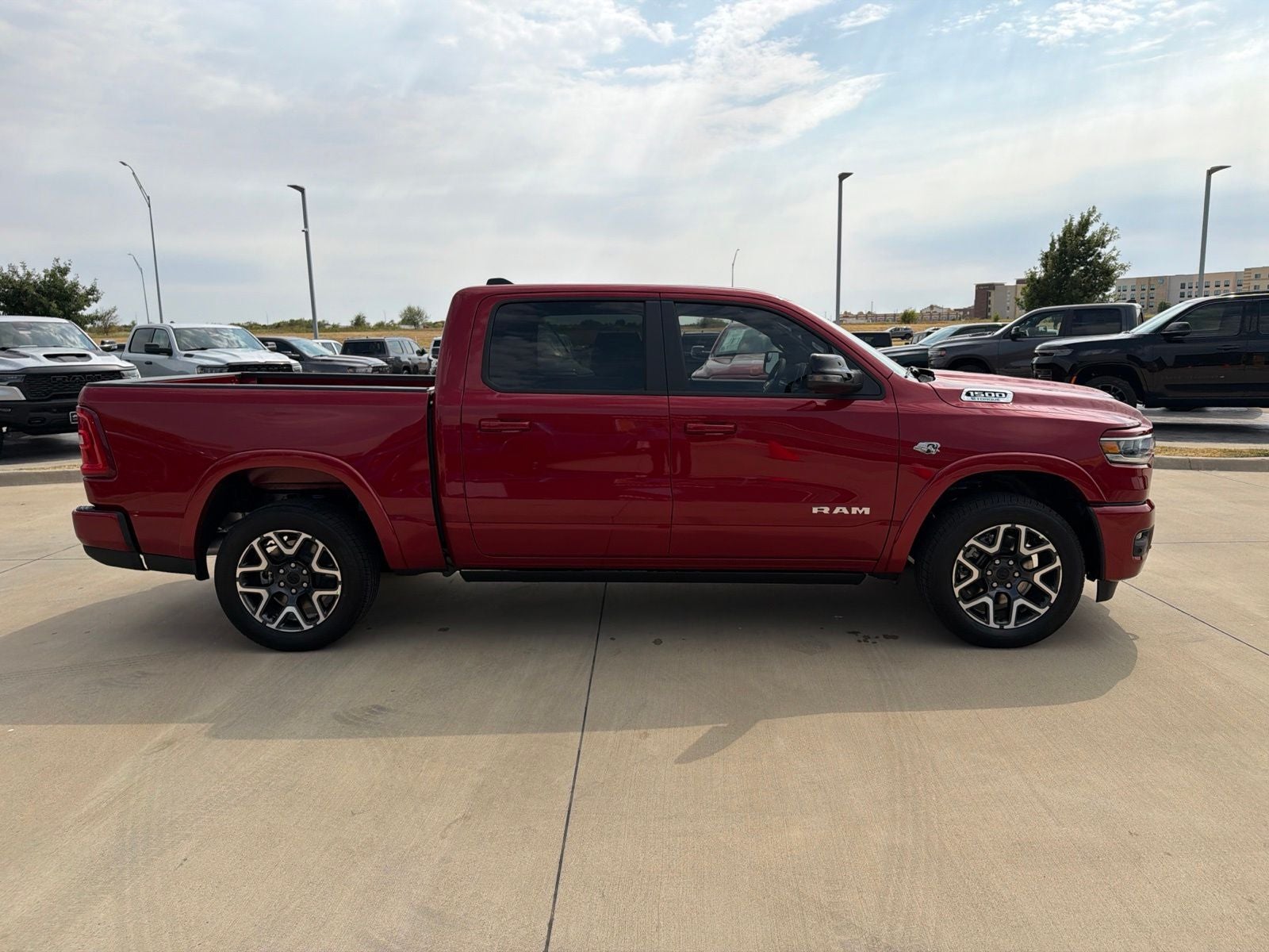 2026 RAM Ram 1500 RAM 1500 LARAMIE CREW CAB 4X4 5'7' BOX
