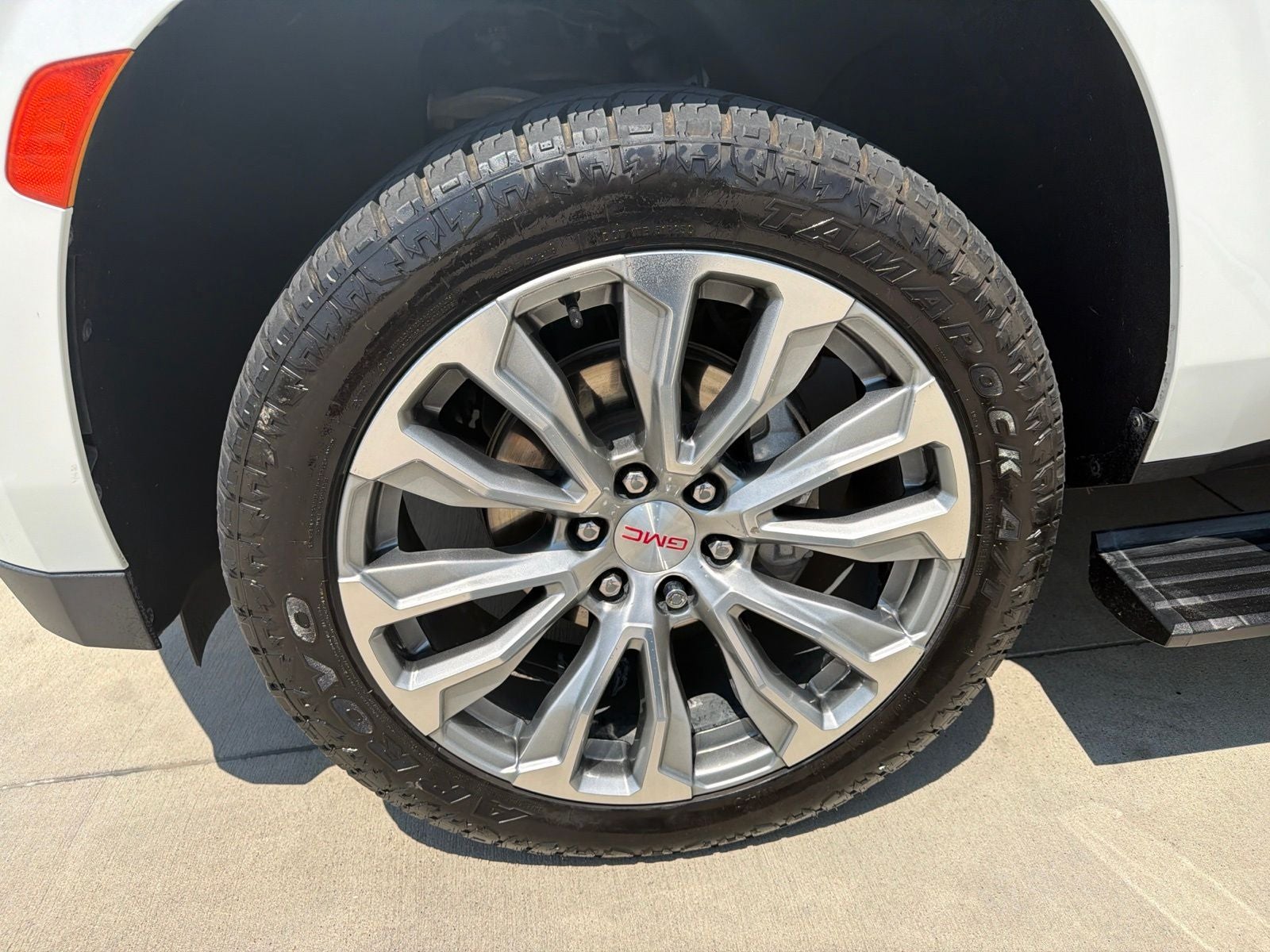 2022 GMC Yukon 4WD Denali