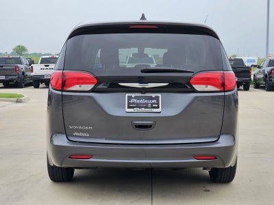 2022 Chrysler Voyager LX