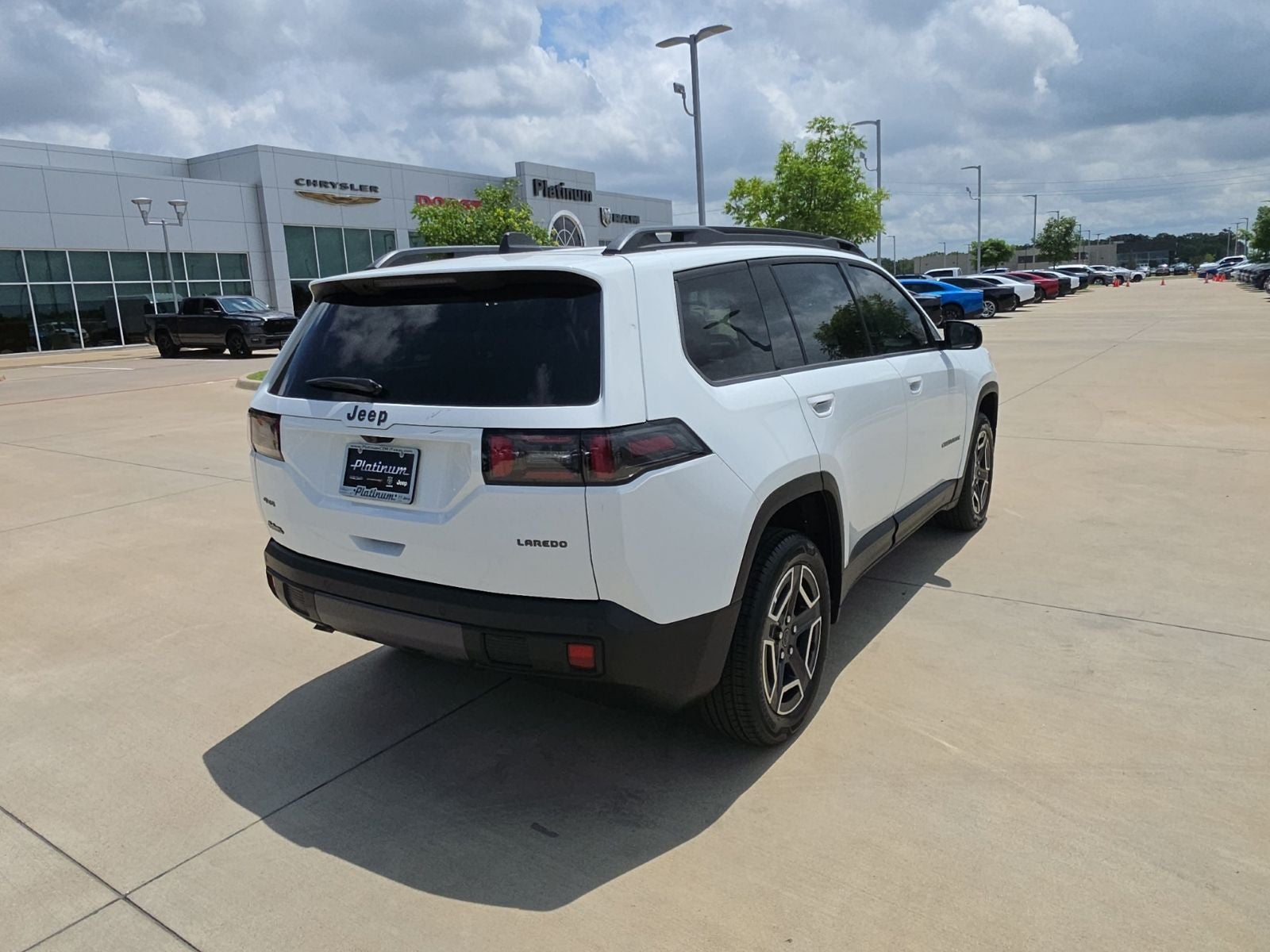 2026 Jeep Cherokee CHEROKEE LAREDO 4X4